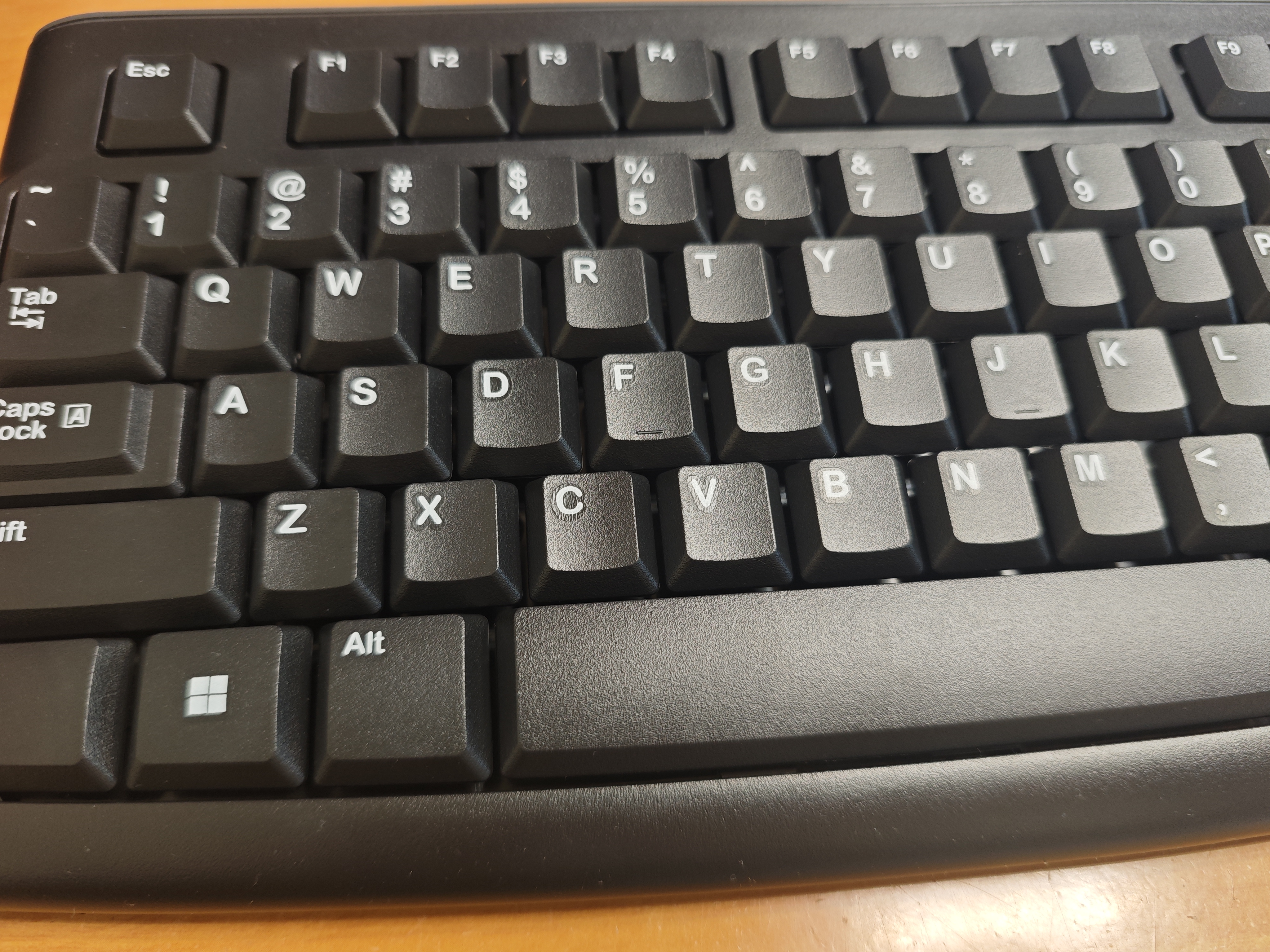 罗技（Logitech）MK120 键鼠套装 有线键鼠套装 办公键鼠套装 电脑键盘 USB即插即用 全尺寸 黑色 实拍图