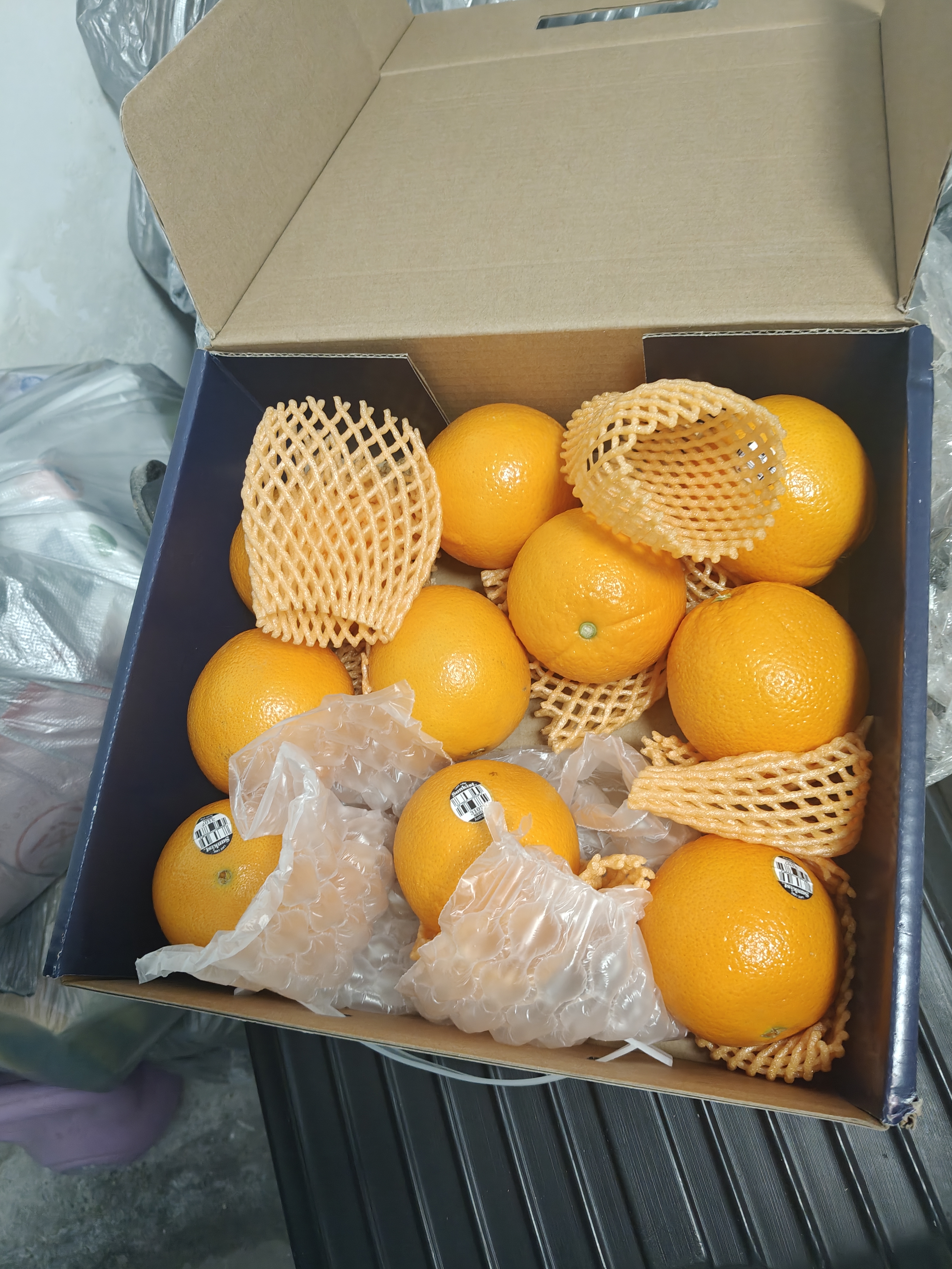 新奇士（Sunkist）澳大利亚黑标晚熟脐橙 4斤礼盒装单果180g起 生鲜水果礼盒 实拍图