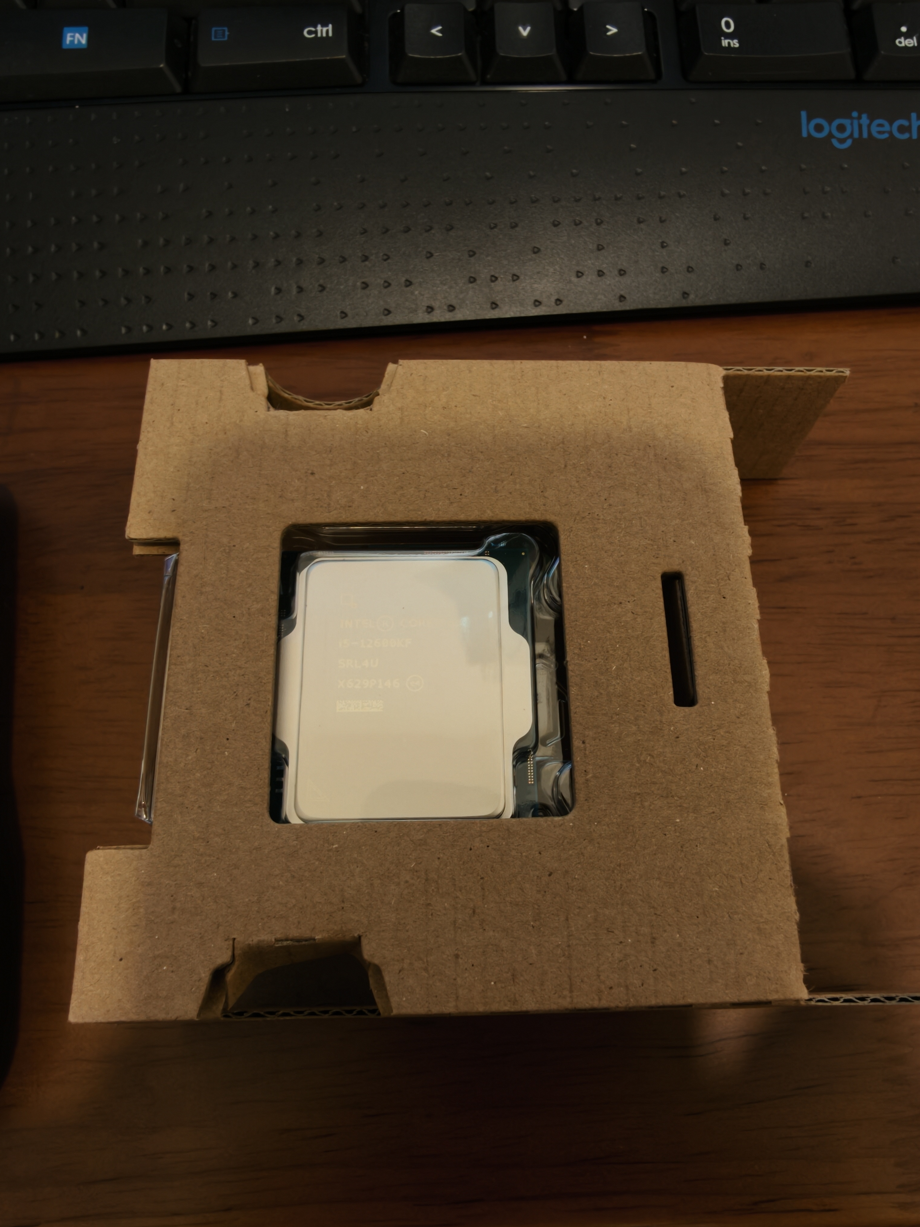 英特尔（Intel）酷睿12代 i5处理器12600KF 10核16线程 单核睿频至高可达4.9Ghz 20M三级缓存 盒装CPU 实拍图