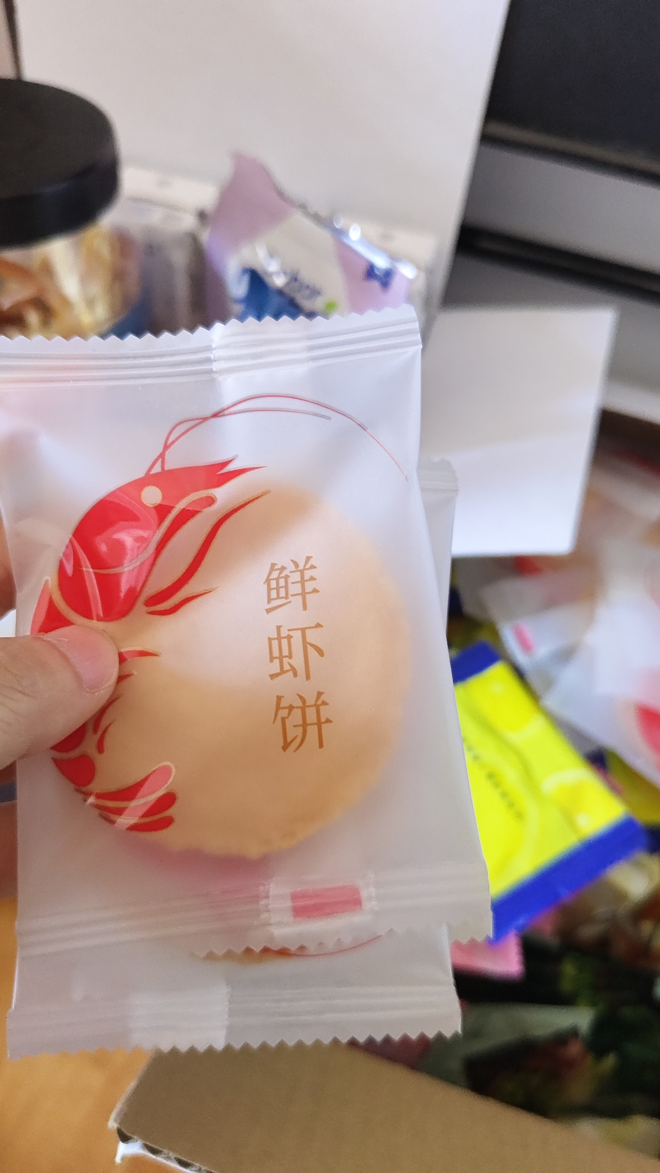 四洲日式鲜虾饼虾片非油炸健康儿童薄脆饼干解馋零食55克12小包 实拍图