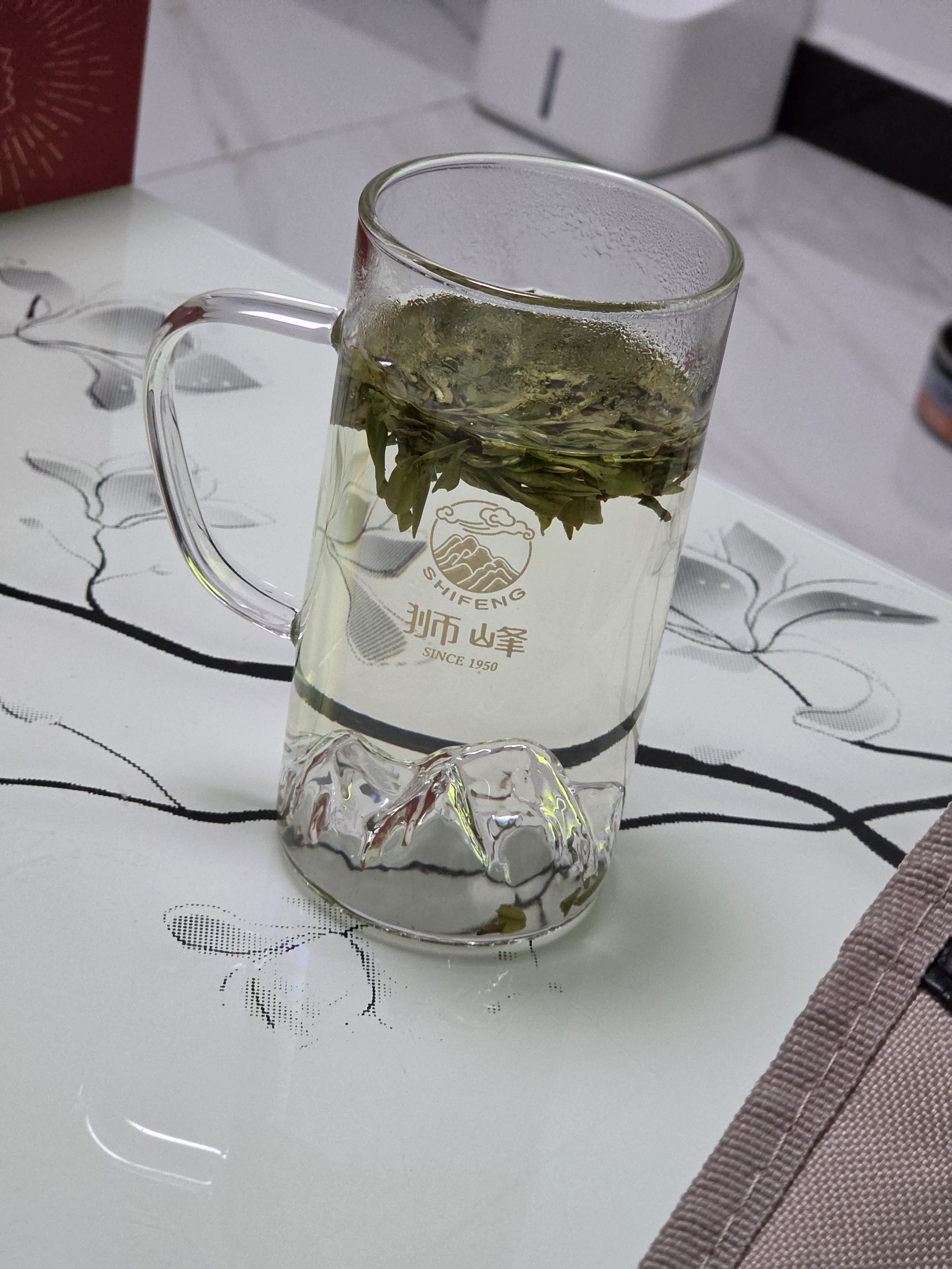 狮峰牌2026新茶 绿茶龙井茶叶明前特级100g老茶树罐装送礼自己喝 实拍图