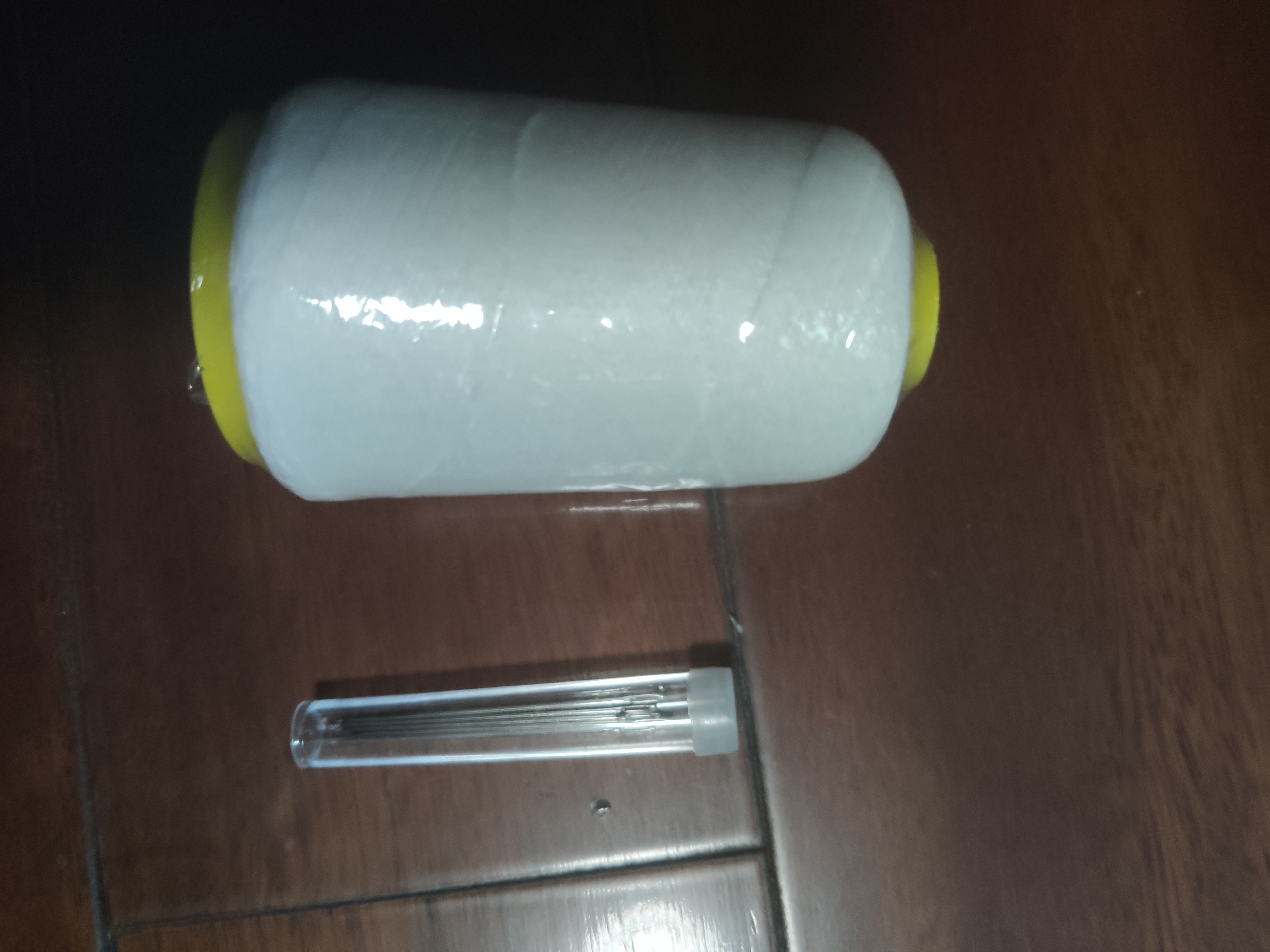 缝被子专用针线三股加粗棉线老式缝被子线家用手工大眼针线缝衣线 加大卷白色一卷（送针+针瓶） 实拍图