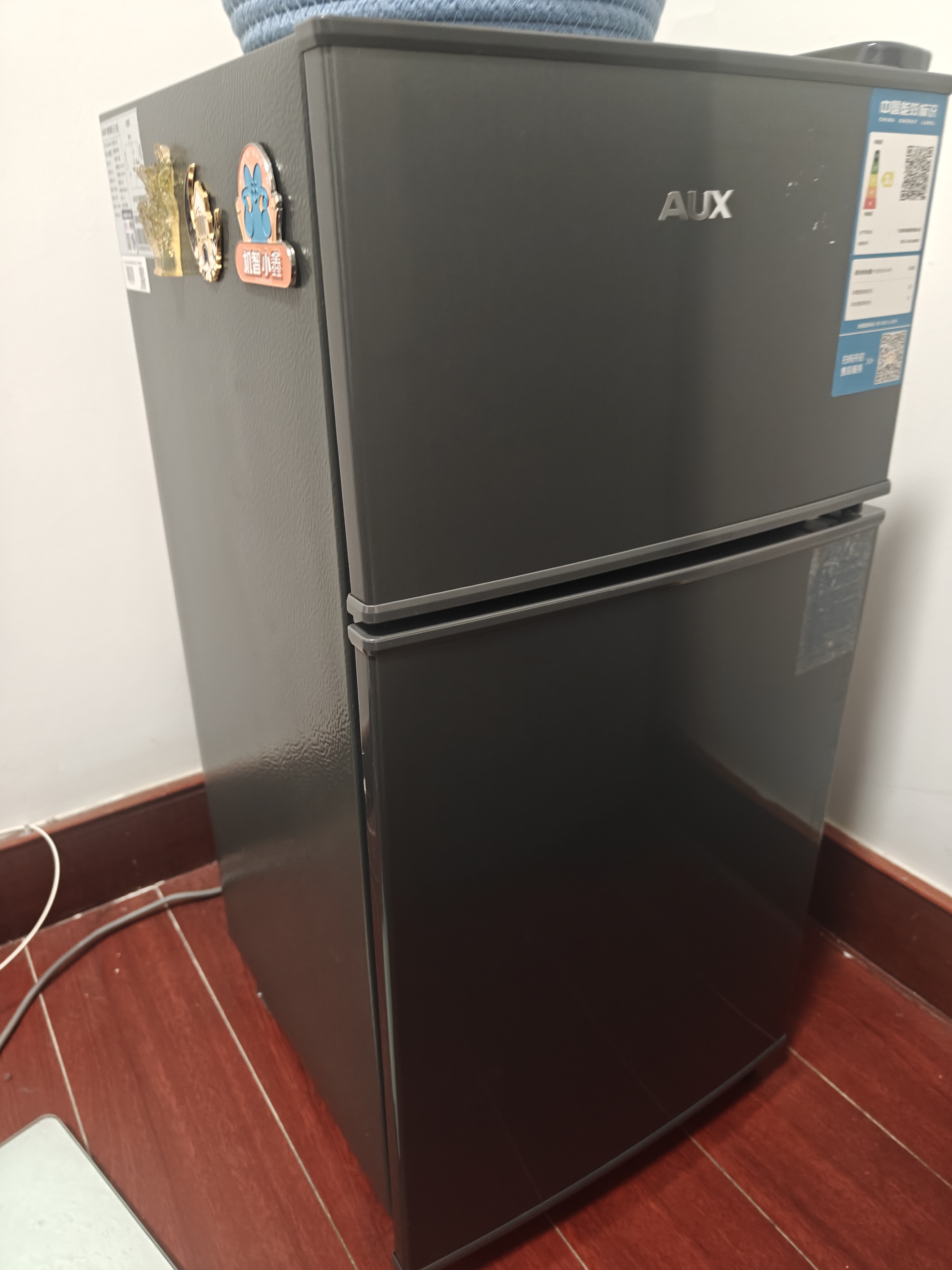 奥克斯（AUX）小冰箱家用小型迷你冷藏冷冻两用出租房宿舍用节能省电寝室办公室电冰箱 【净化去味】146灰色【高效保鲜 铜管速冷】30L 实拍图