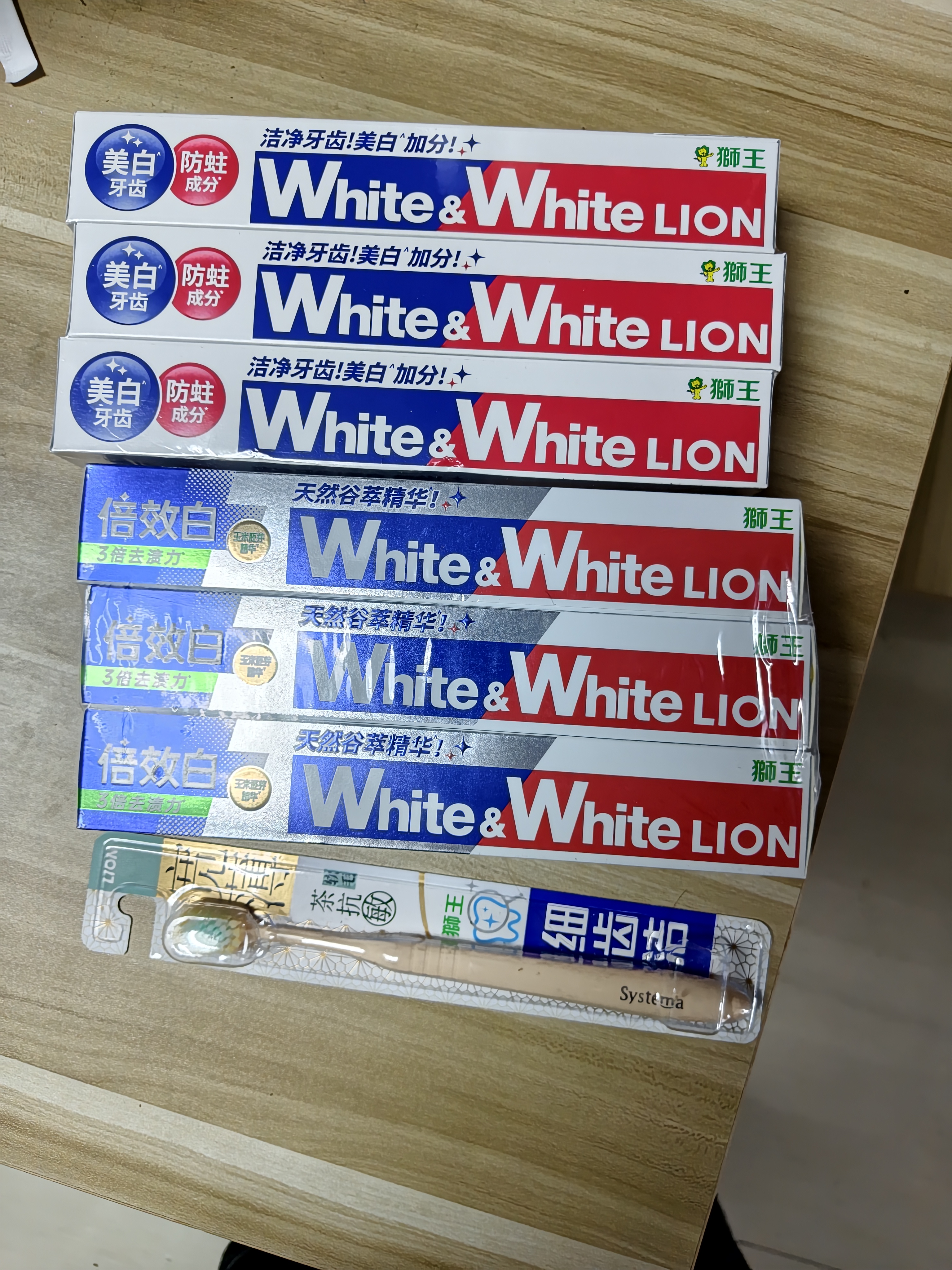 狮王(lion)Whitewhite进口美白牙膏荷兰薄荷150g*3大白新老包装随机发 实拍图