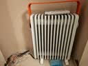 美的（Midea）【AI语音】油汀取暖器家用电热电暖器 婴儿防烫电暖气智能遥控 节能全屋速热加湿烤火炉 HYR22XGR 实拍图