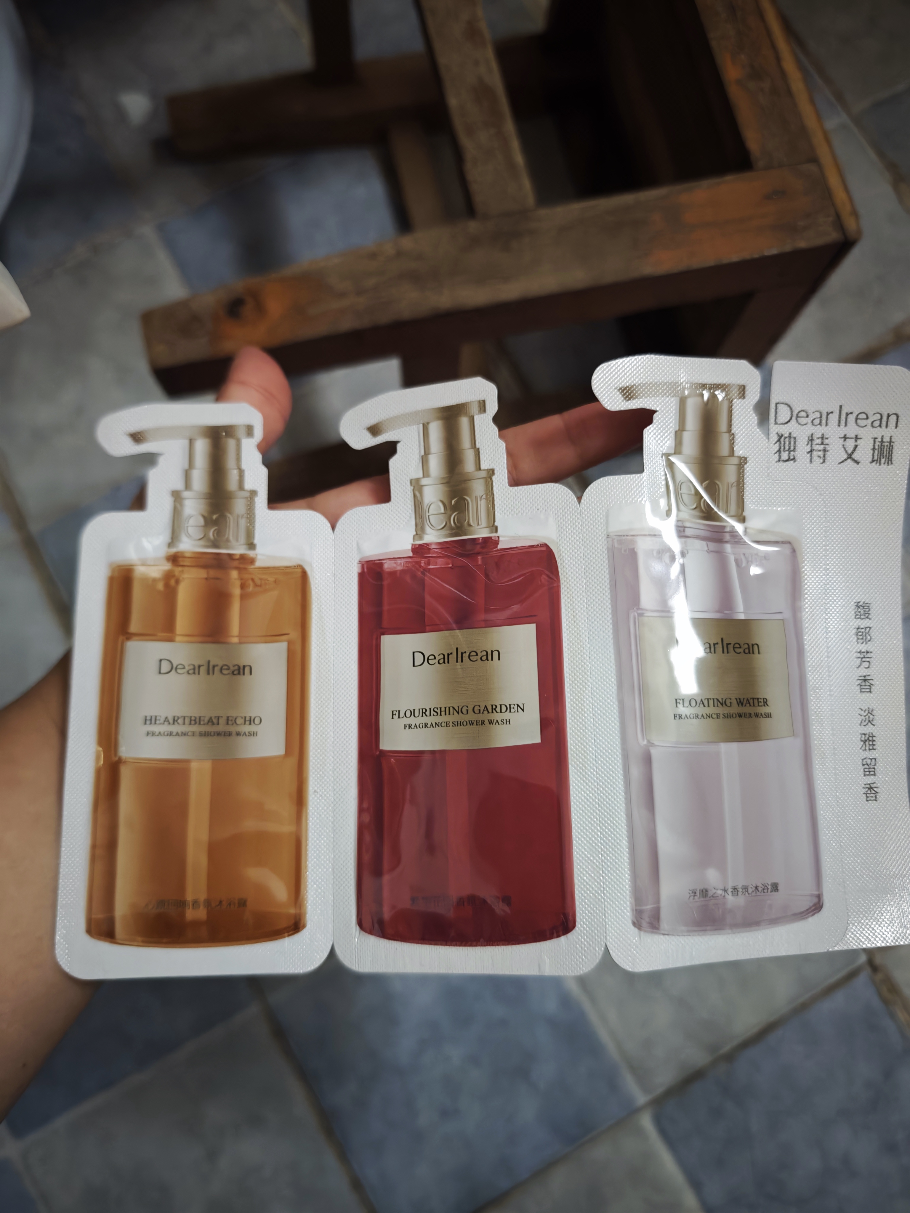 独特艾琳（Dear lrean）明星推荐香氛沐浴露保湿留香易冲洗不假滑沐浴液350ml浮靡之水 实拍图