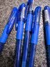 斑马牌（ZEBRA）【热门商品】中性笔 0.5mm子弹头签字笔 学生标记笔走珠水性笔 C-JJ100 JELL-BE 蓝色 单支装 实拍图