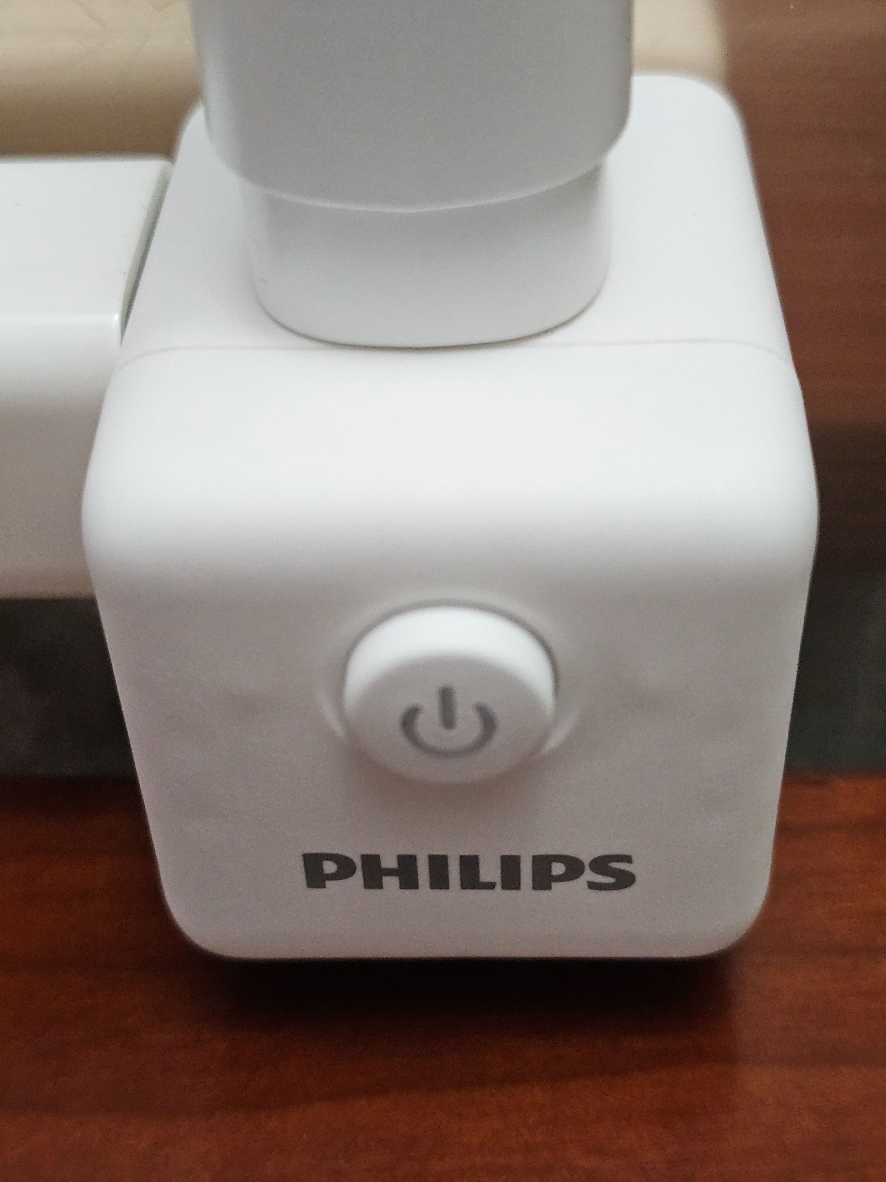 飞利浦（PHILIPS）小魔方插座/插头转换器/转换插头插座/一转多插座扩展/多功能插座/无线插排/插板 实拍图