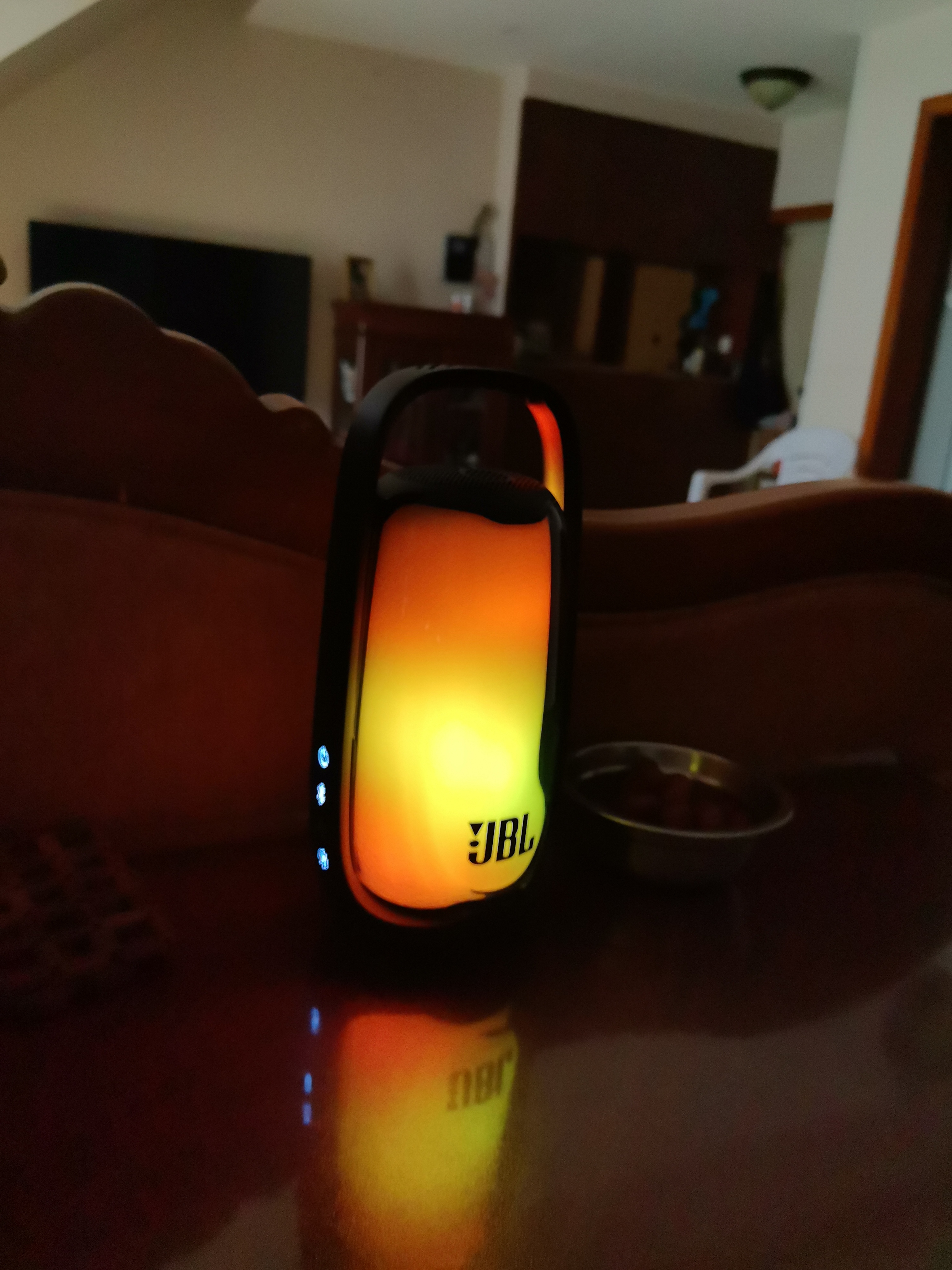 JBL PULSE6 脉动六代 炫彩蓝牙音箱 便携防水音响 低音炮  脉动6 桌面音箱  露营 氛围灯效 开学礼物 【重磅上新】脉动6 实拍图