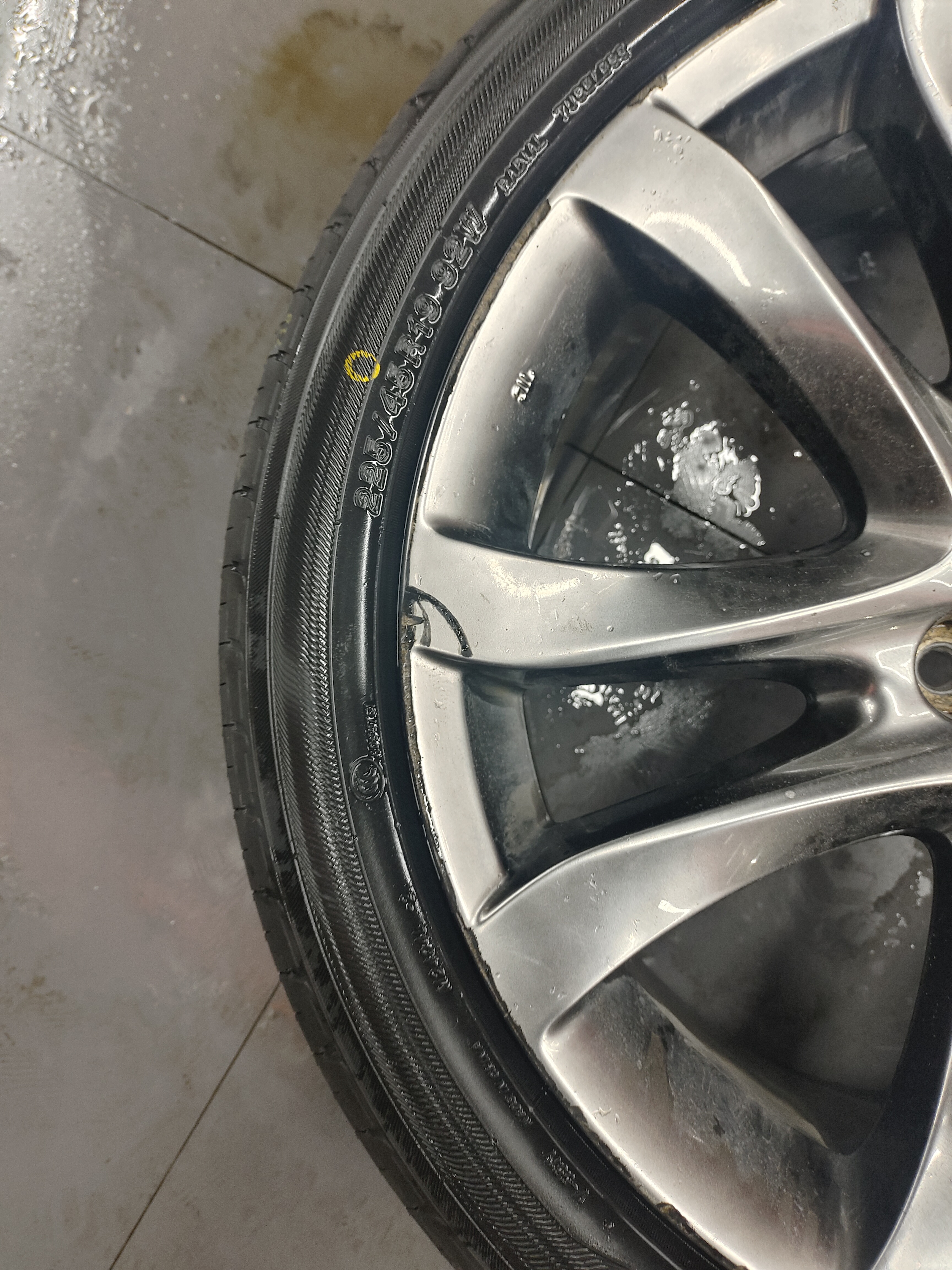 优科豪马横滨汽车轮胎 225/45R19 V551V 92W 原配马自达阿特兹/红旗H5 实拍图