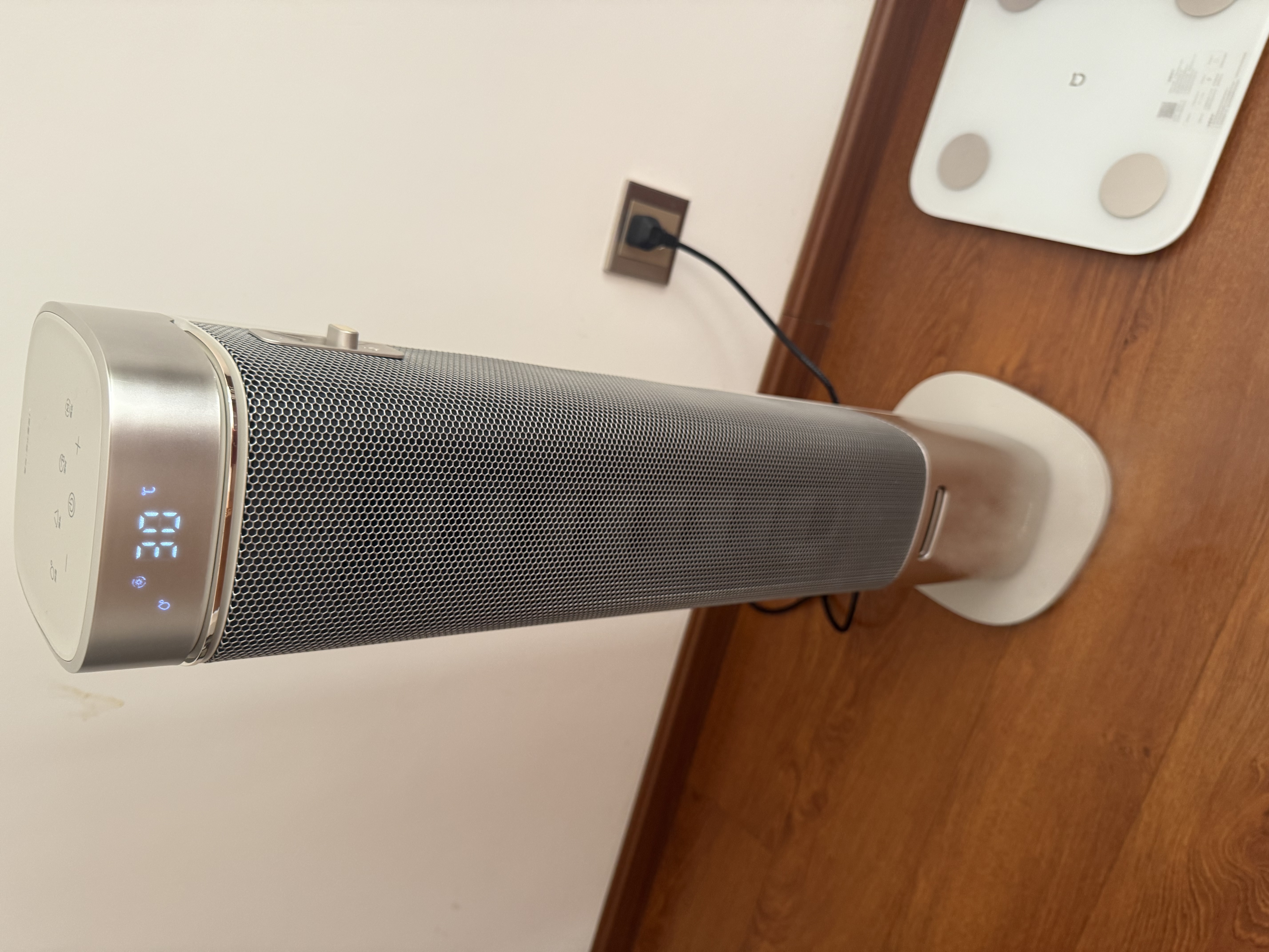 美的（Midea）【空间舒适】石墨烯暖风机/家用速热取暖器/全屋升温客卧两用电暖器/小太阳电暖气水润加湿HFS22ZM 实拍图