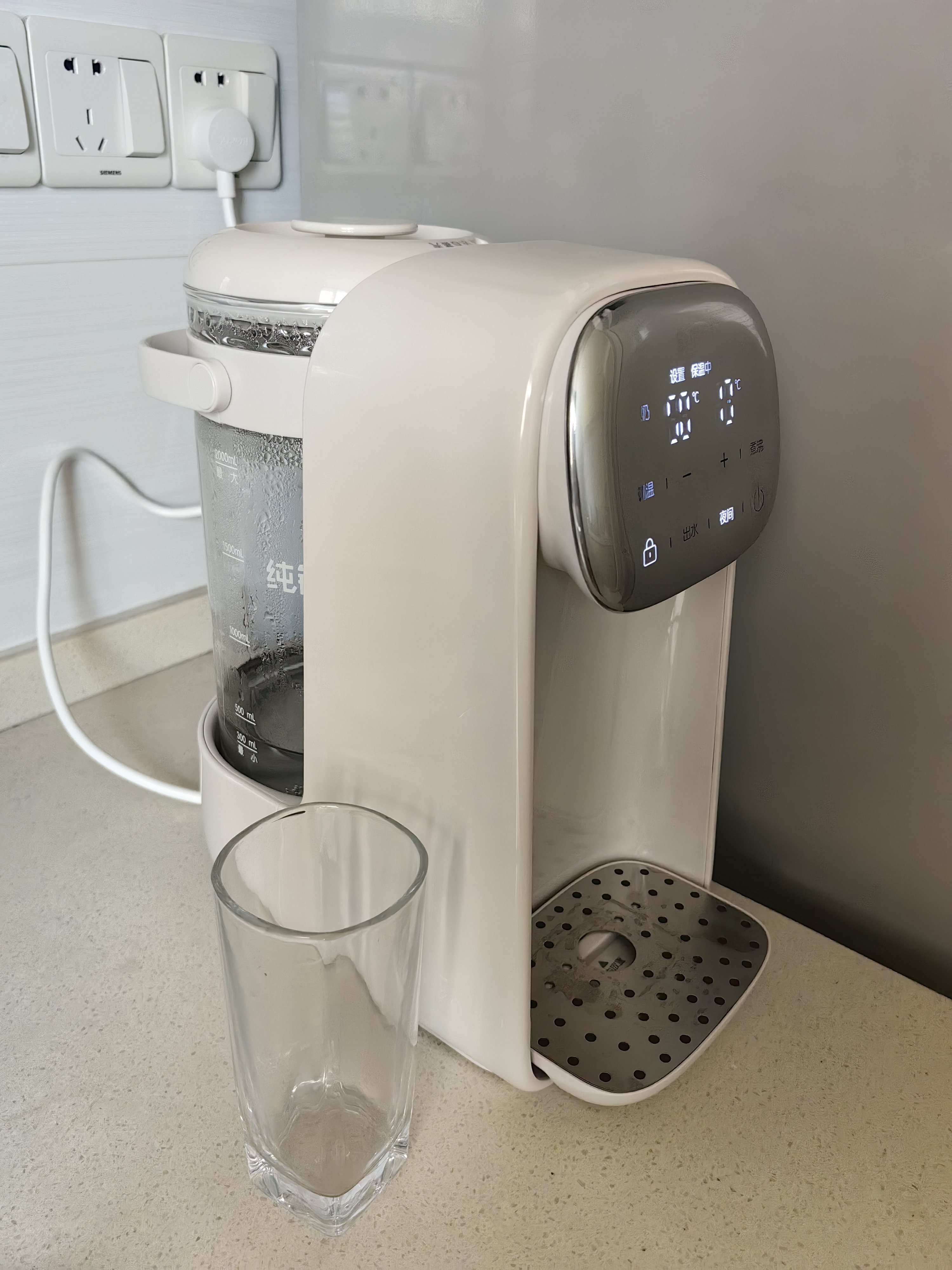 苏泊尔（SUPOR）恒温水壶定量出水 婴儿调奶器宝宝玻璃纯钛烧水壶2L BW15T 实拍图