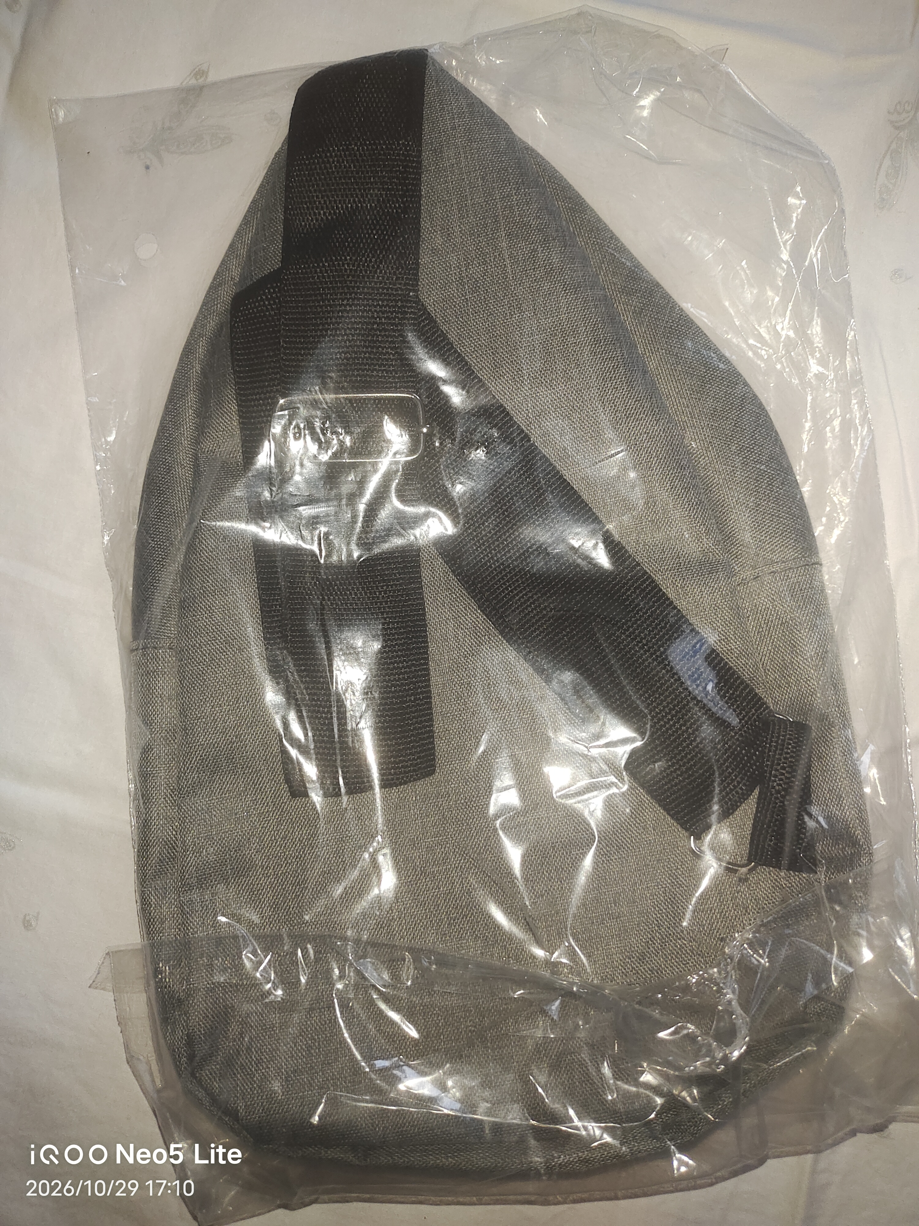 Chest bag男士时尚休闲胸包简约单肩包便捷轻便胸前包潮流斜挎包 灰 色单层 实拍图