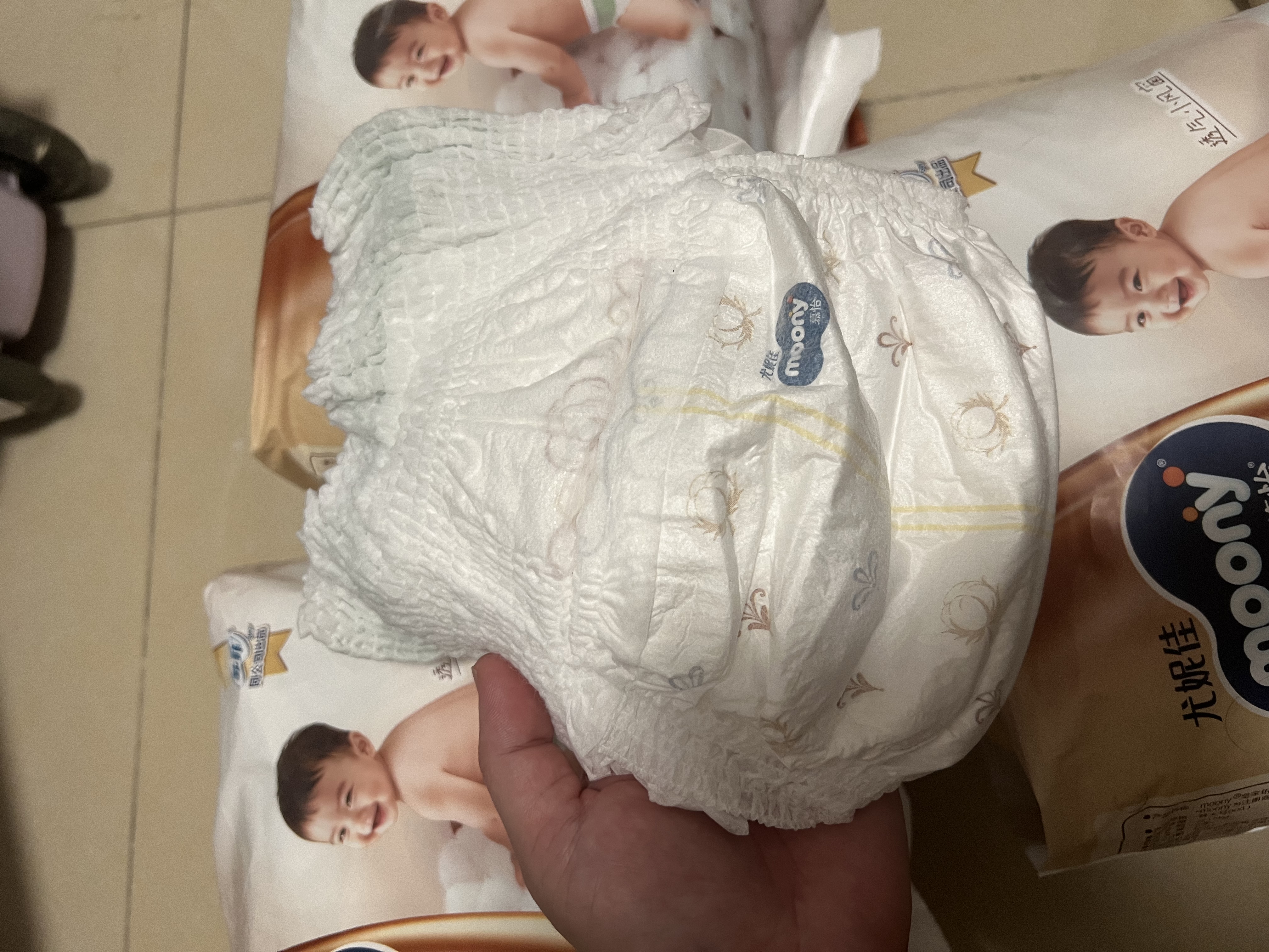 MOONY尤妮佳皇家佑肌婴儿拉拉裤XXL22贵族棉蚕丝超薄尿裤透气小风窗 实拍图