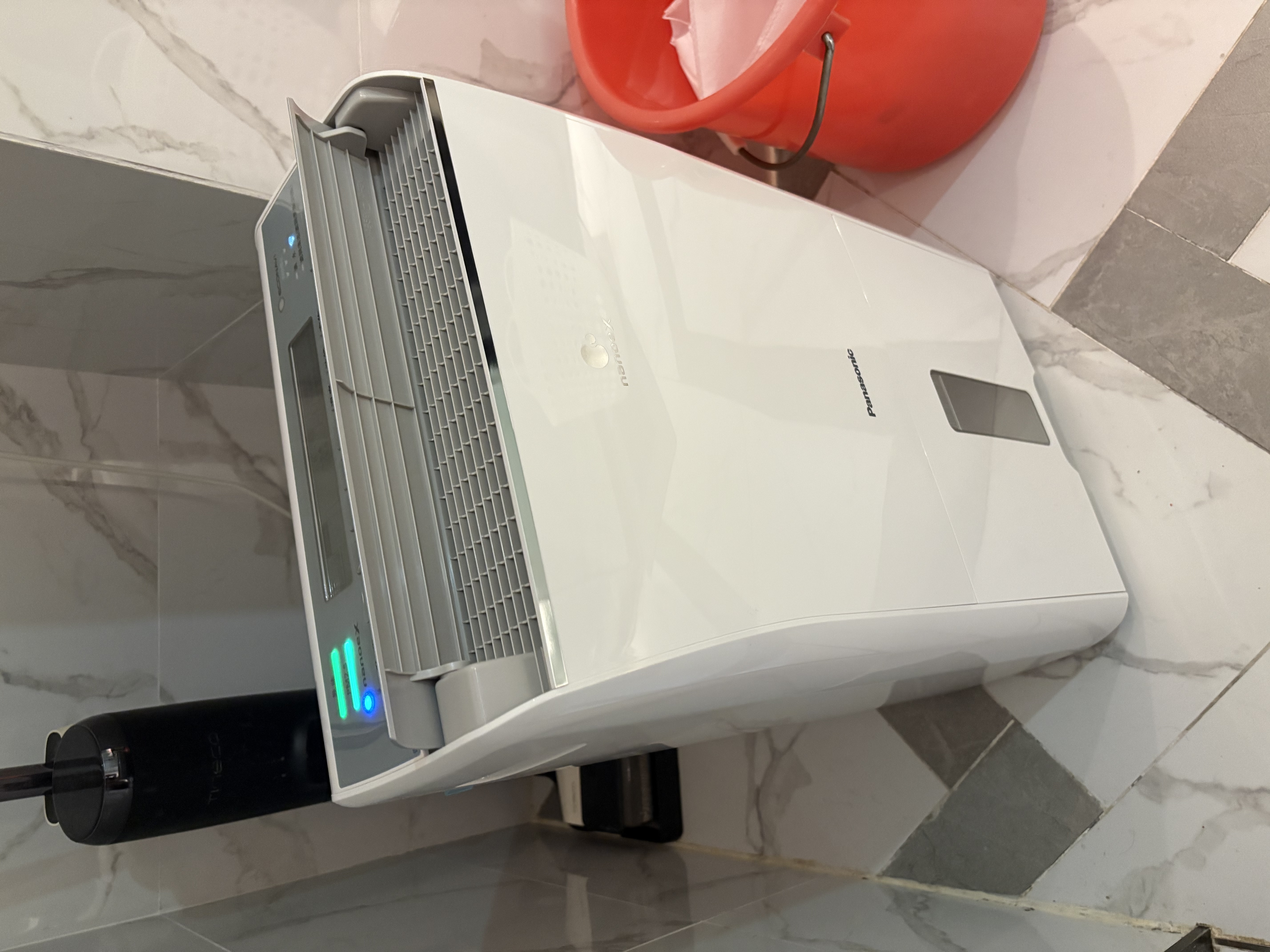 松下（Panasonic）除湿机/抽湿机 智能家用除湿干衣防霉除菌净化卧室地下室轻音吸湿器 大功率除湿空气干燥机 21L/天 40-70㎡ 智能净化F-42C2YTA 实拍图