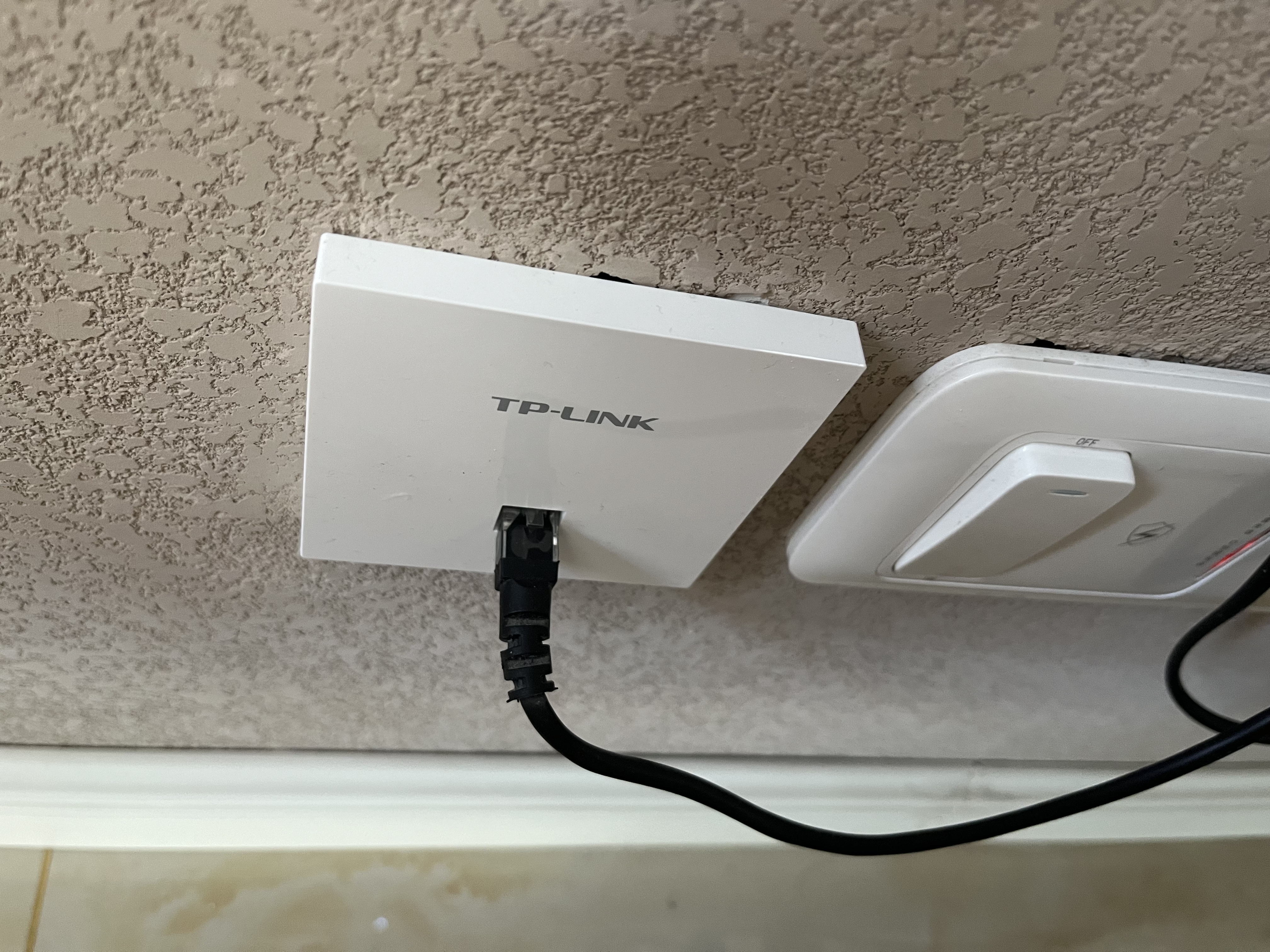 普联（TP-LINK）AX3000全屋WiFi6无线面板AP套装家用企业组网TL-XAP3002GI-PoE 薄款（方）易展版套装（1拖3） 实拍图