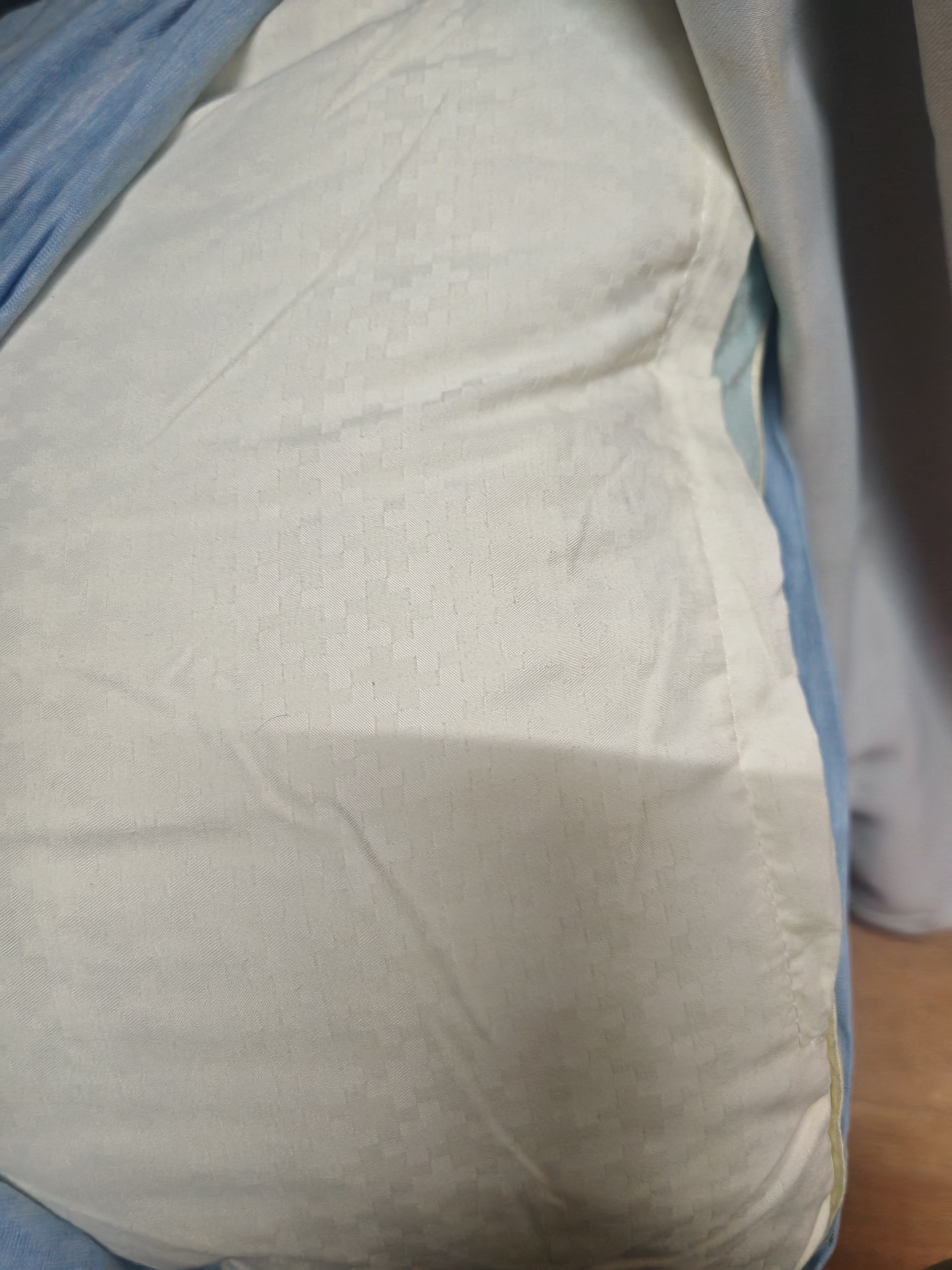 雅鹿枕头高枕一对装不塌陷护颈枕48x74cm高回弹枕芯学生睡眠深度整头 云朵抗菌立体高枕【一对装】 【48*74cm】 实拍图