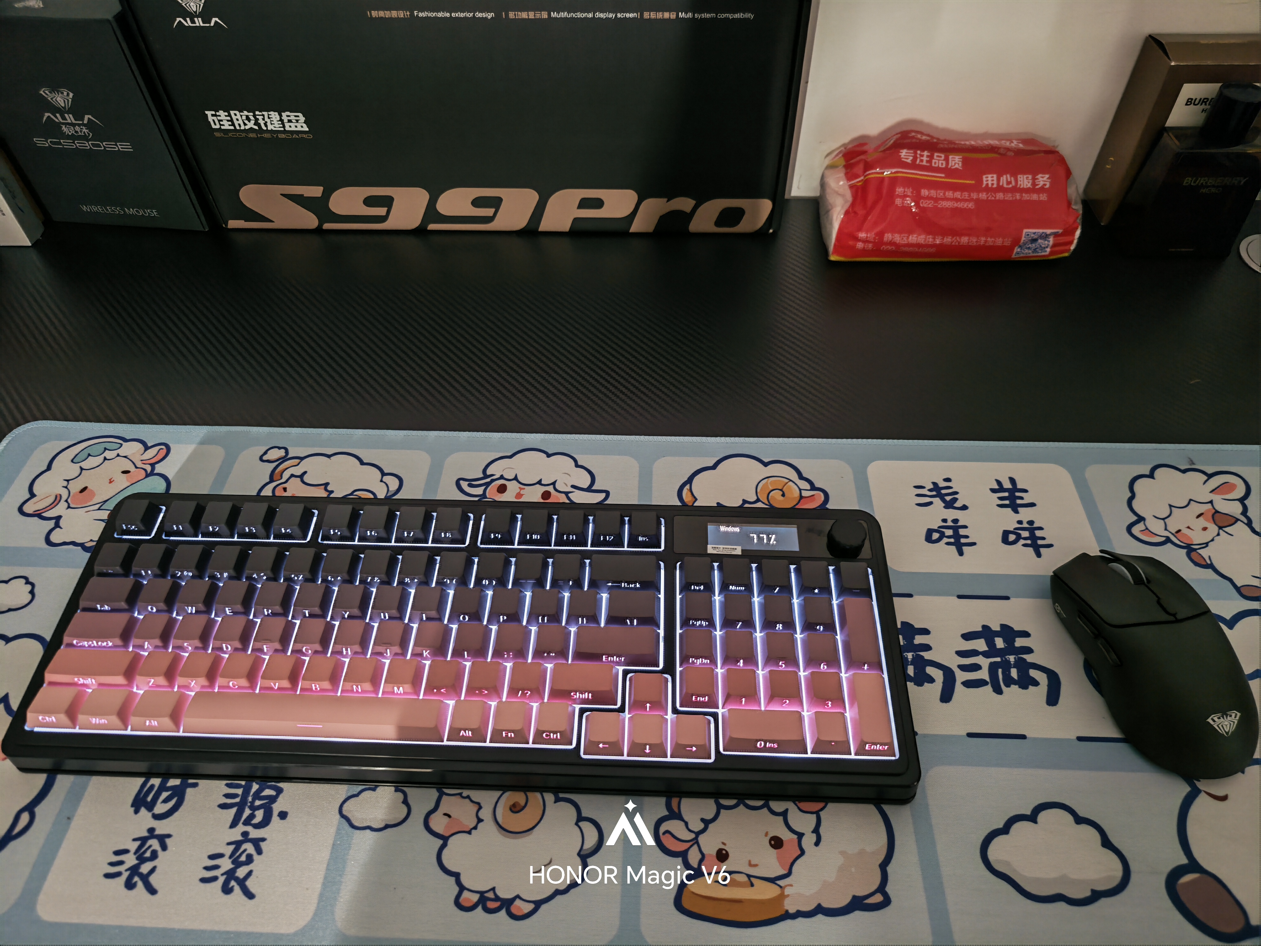 狼蛛（AULA）S99pro无线键盘鼠标套装蓝牙有线 三模数显屏机械手感RGB渐变侧刻静音电竞游戏办公mac电脑键盘 渐变粉pro【键盘鼠标套装】 三模 实拍图