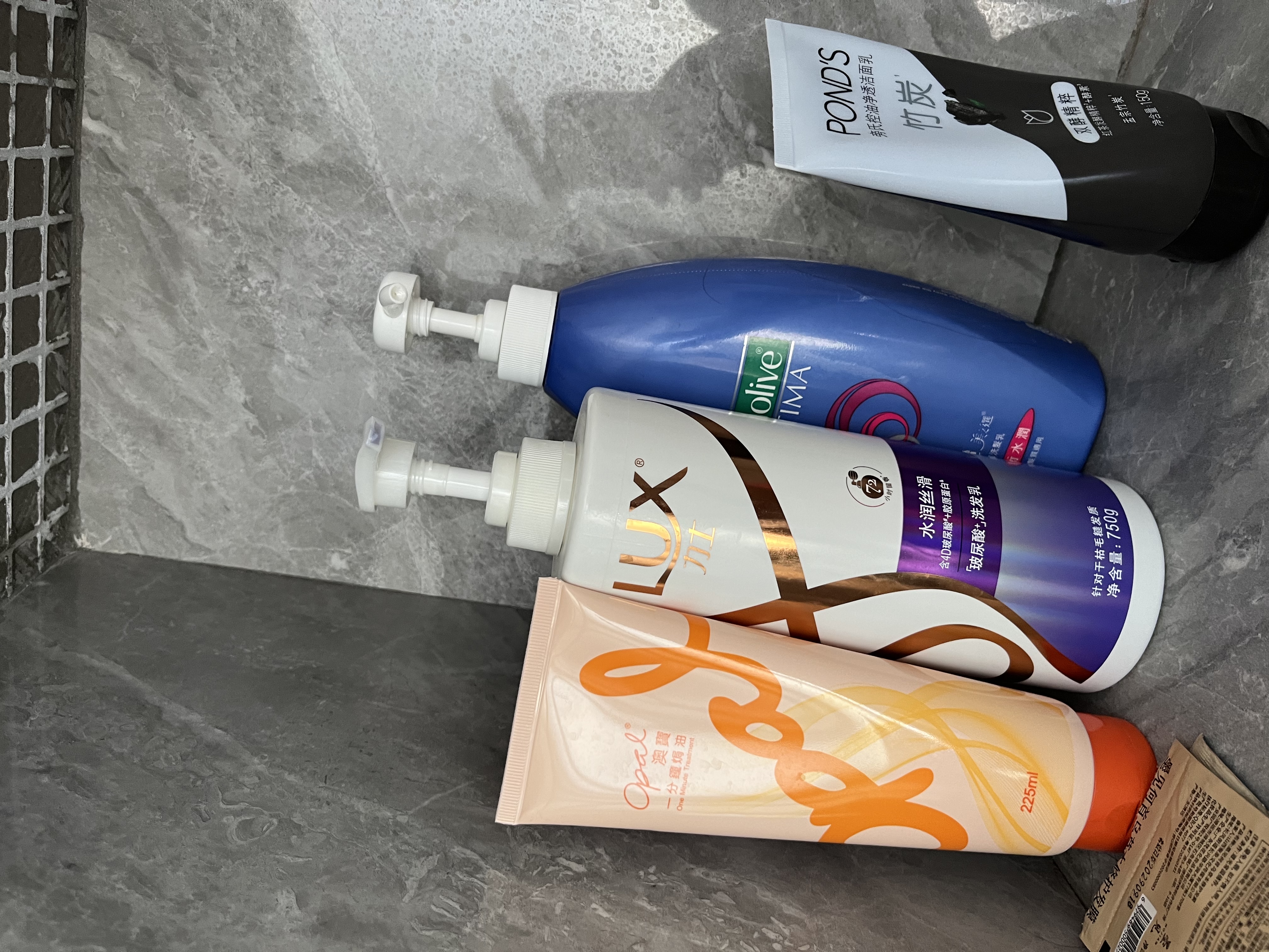 力士（LUX）【柔顺留香】水润丝滑玻尿酸洗发水750g 干枯毛躁发质 柔顺留香 实拍图