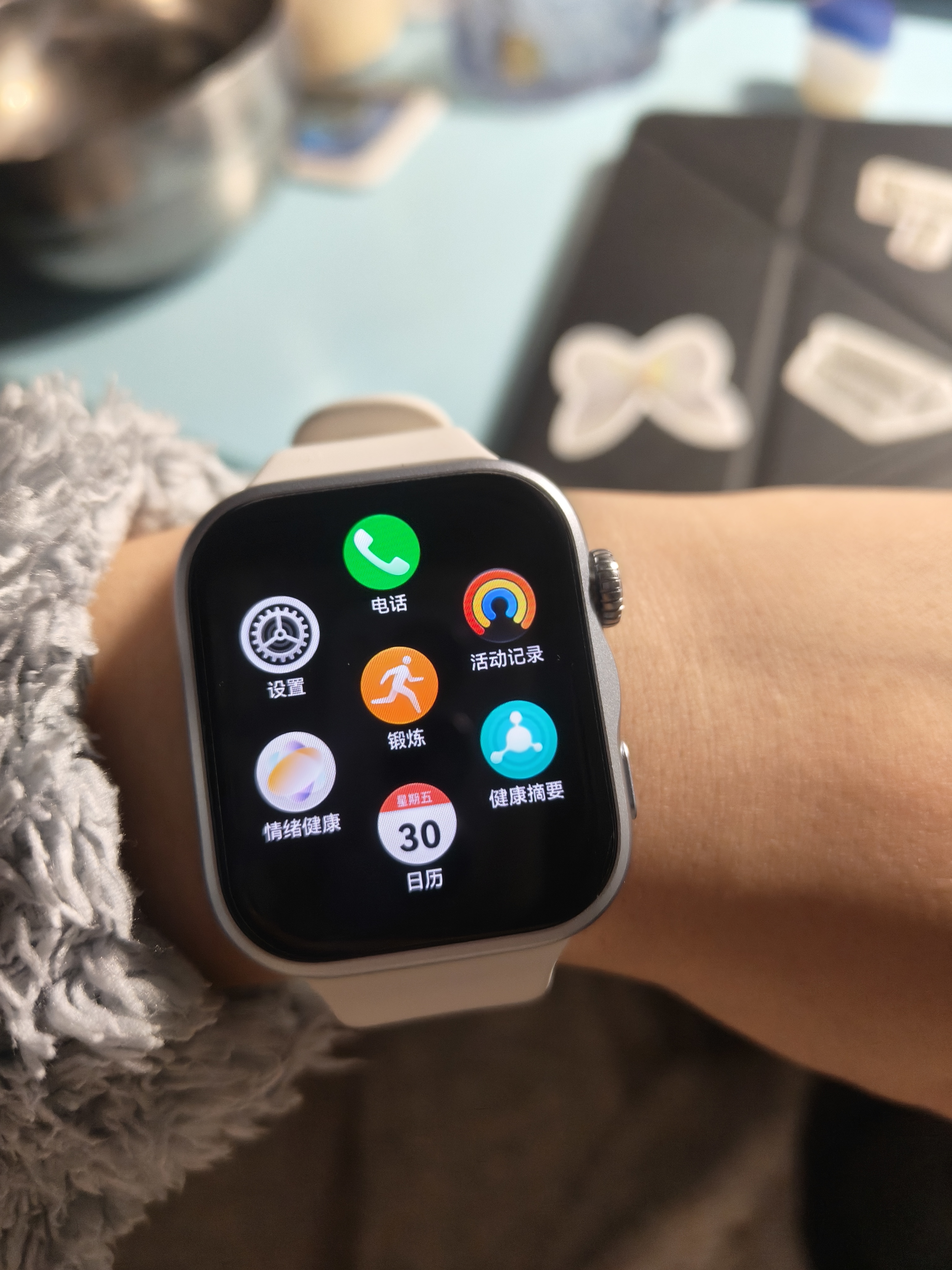 华为HUAWEI WATCH FIT 5铝合金表壳 悦动白 超轻薄大屏腕上微运动强劲续航华为智能手表 实拍图