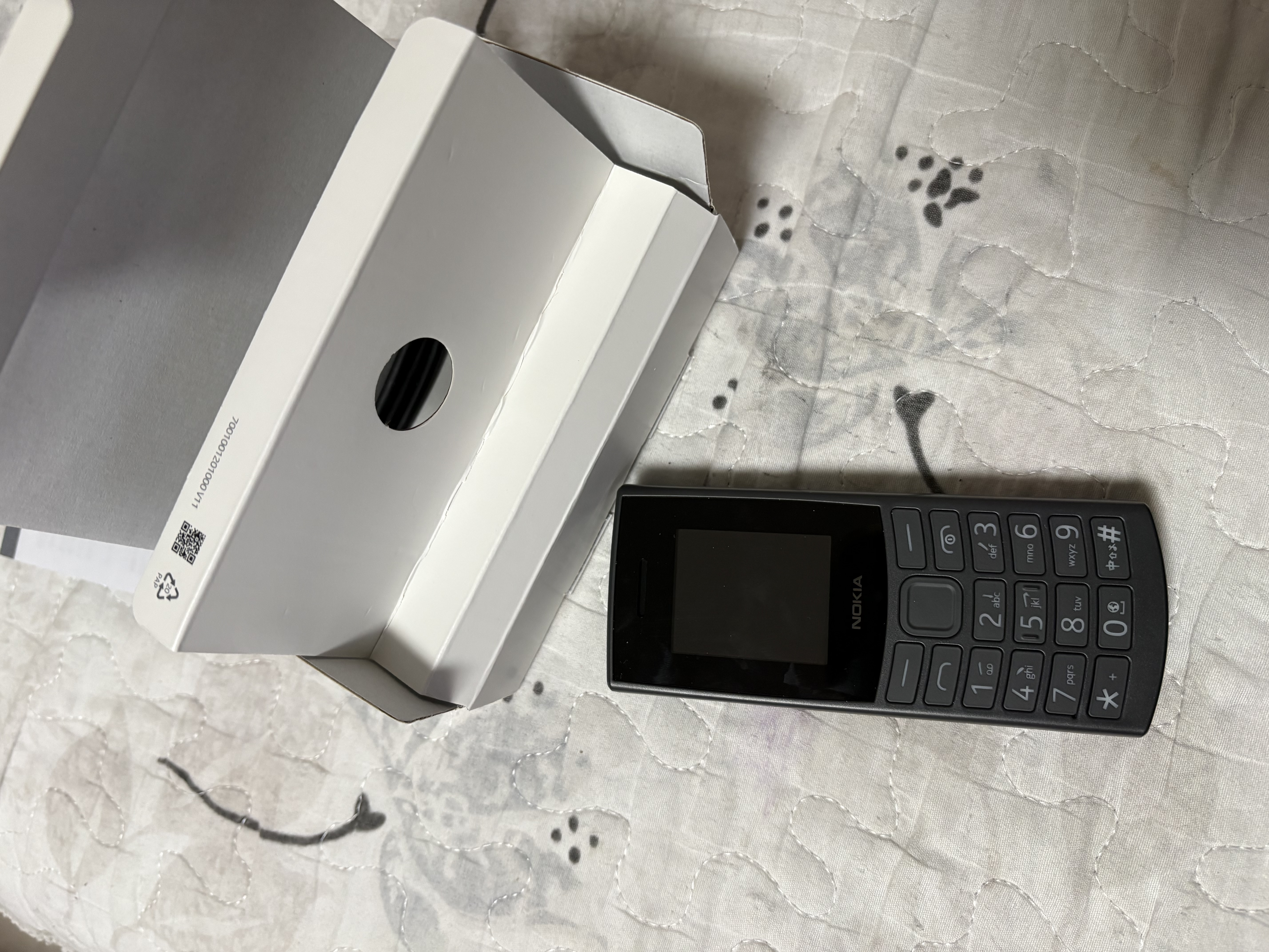 诺基亚（NOKIA）新105 4G 全网通移动联通电信 老人老年按键直板学生儿童备用戒网手机 双卡双待  黑色 实拍图
