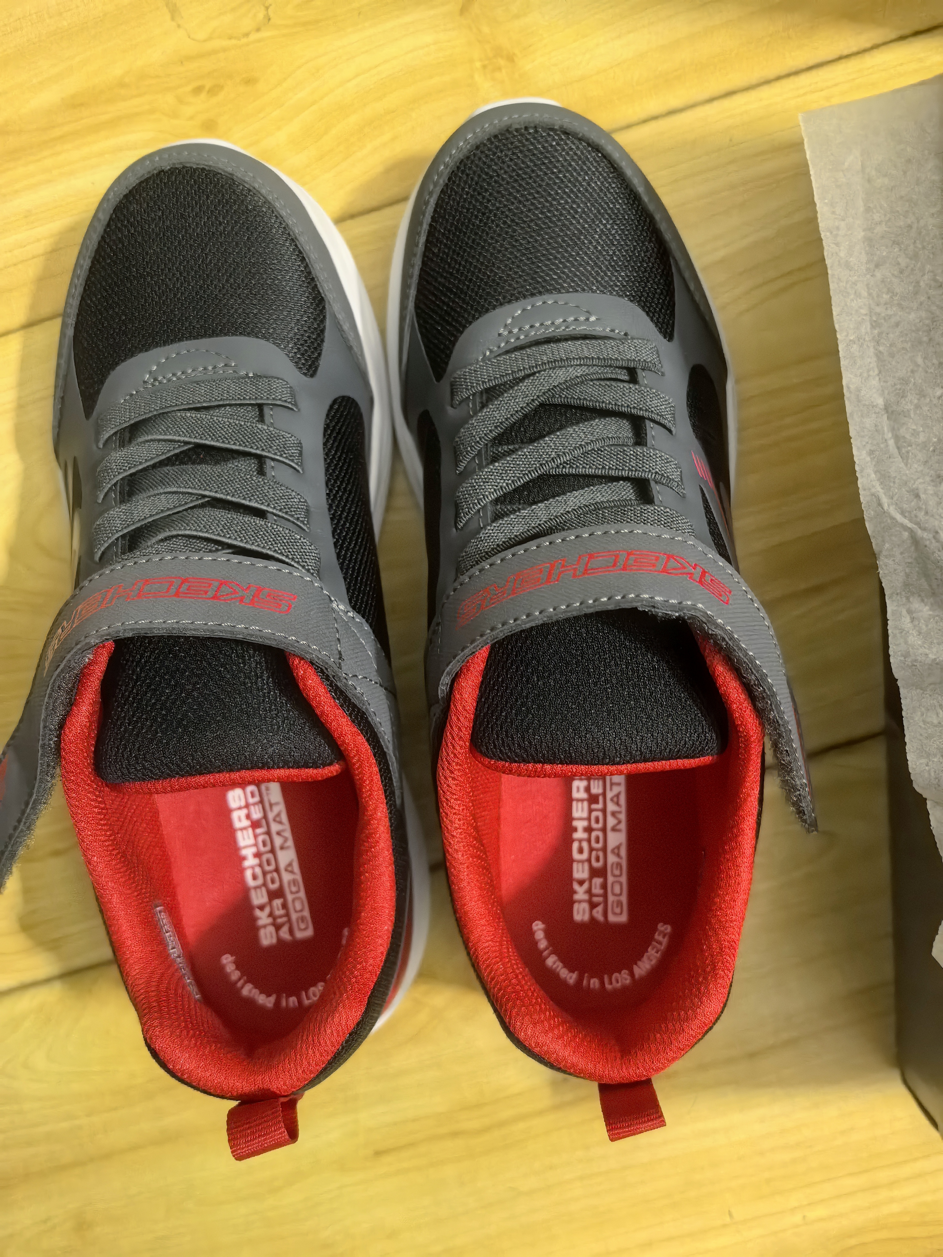 Skechers斯凯奇自营儿童运动鞋男大童跑步鞋轻便减震魔术贴童鞋405104L 实拍图