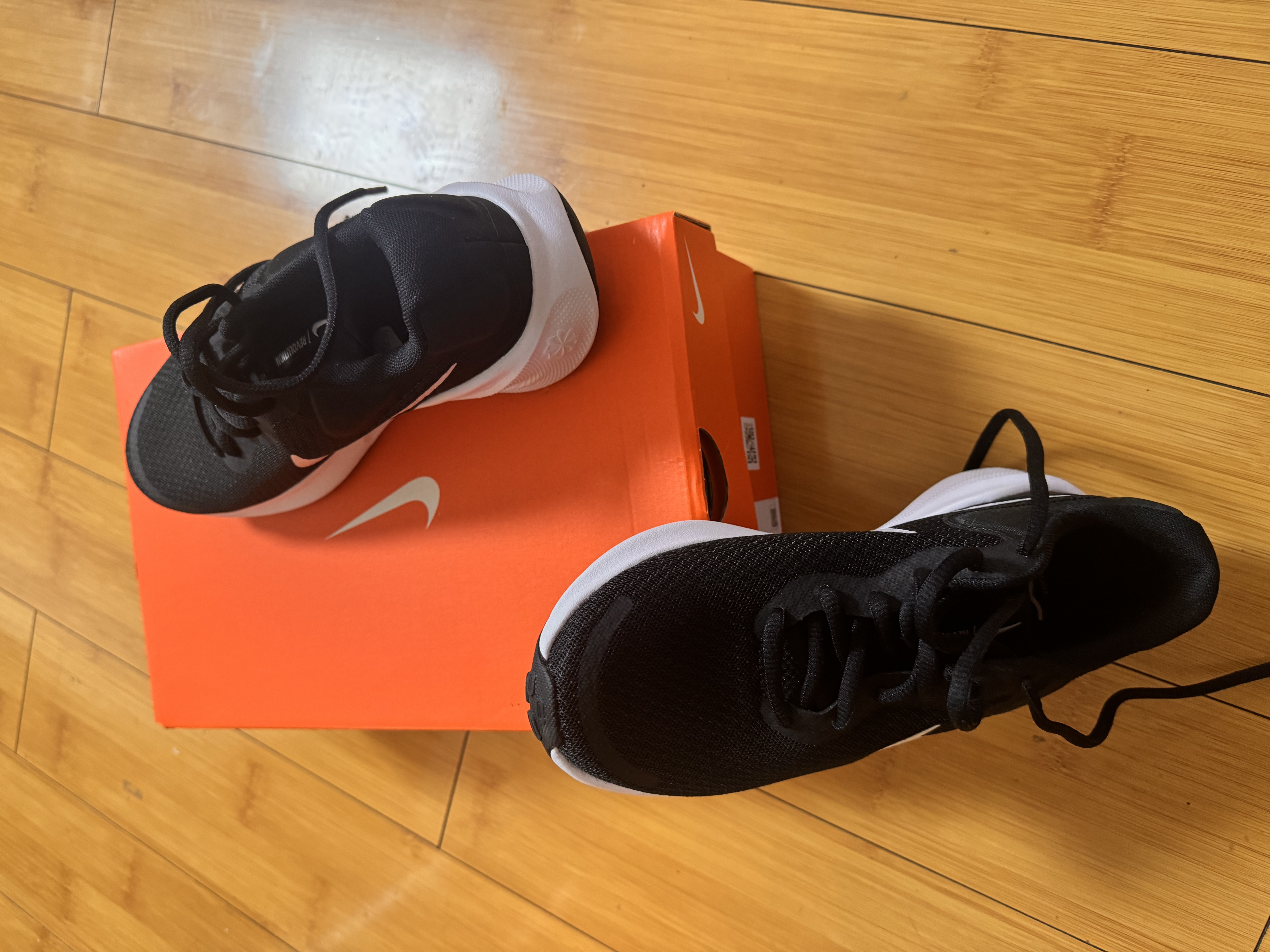 耐克NIKE跑步鞋女透气REVOLUTION 7运动鞋FB2208-003黑白36.5 实拍图