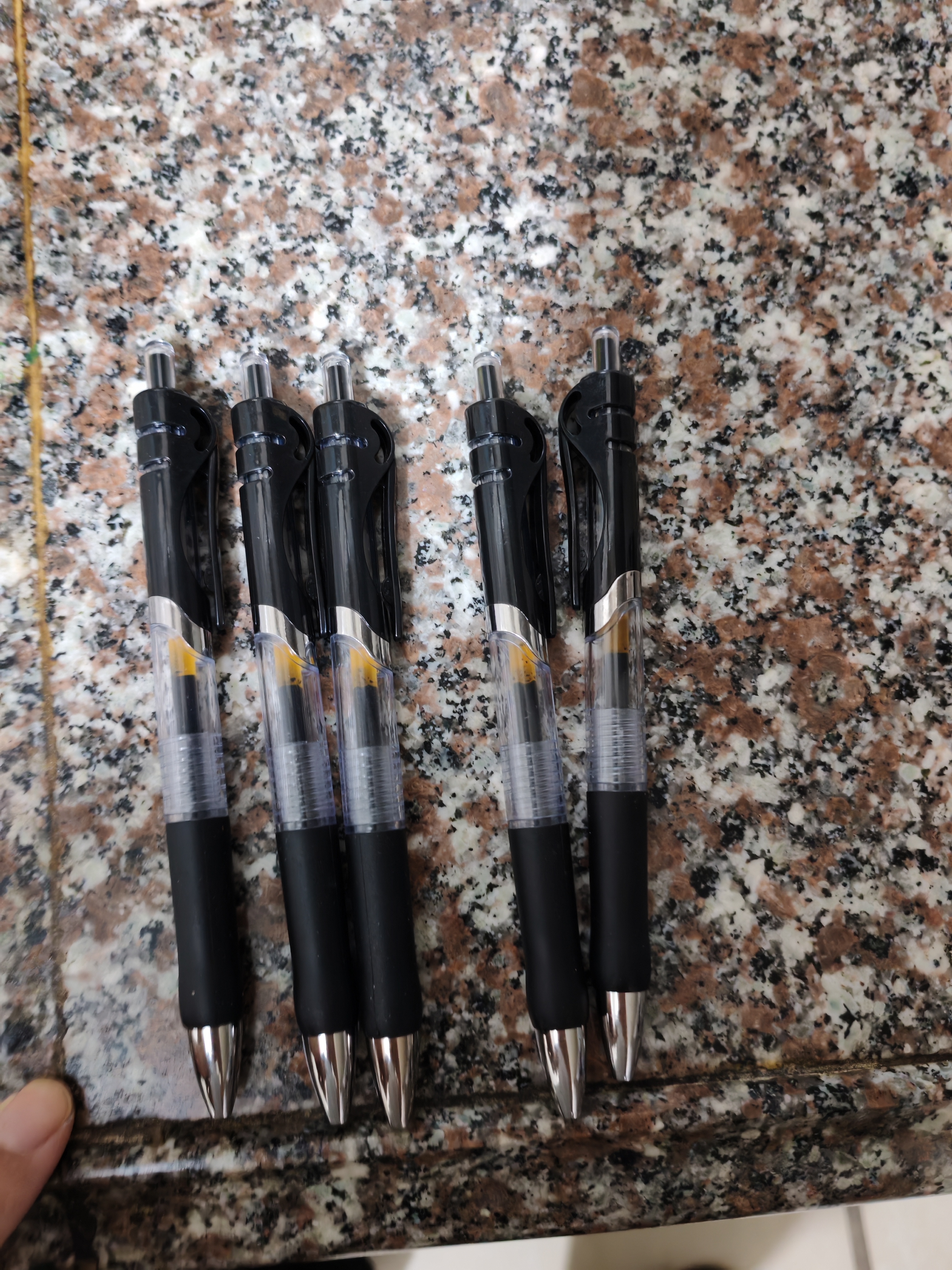 按动式中性笔教师用红笔子弹头老师改作业学生标记重点圆珠笔水笔 黑色(按动中性笔) 5支笔 实拍图