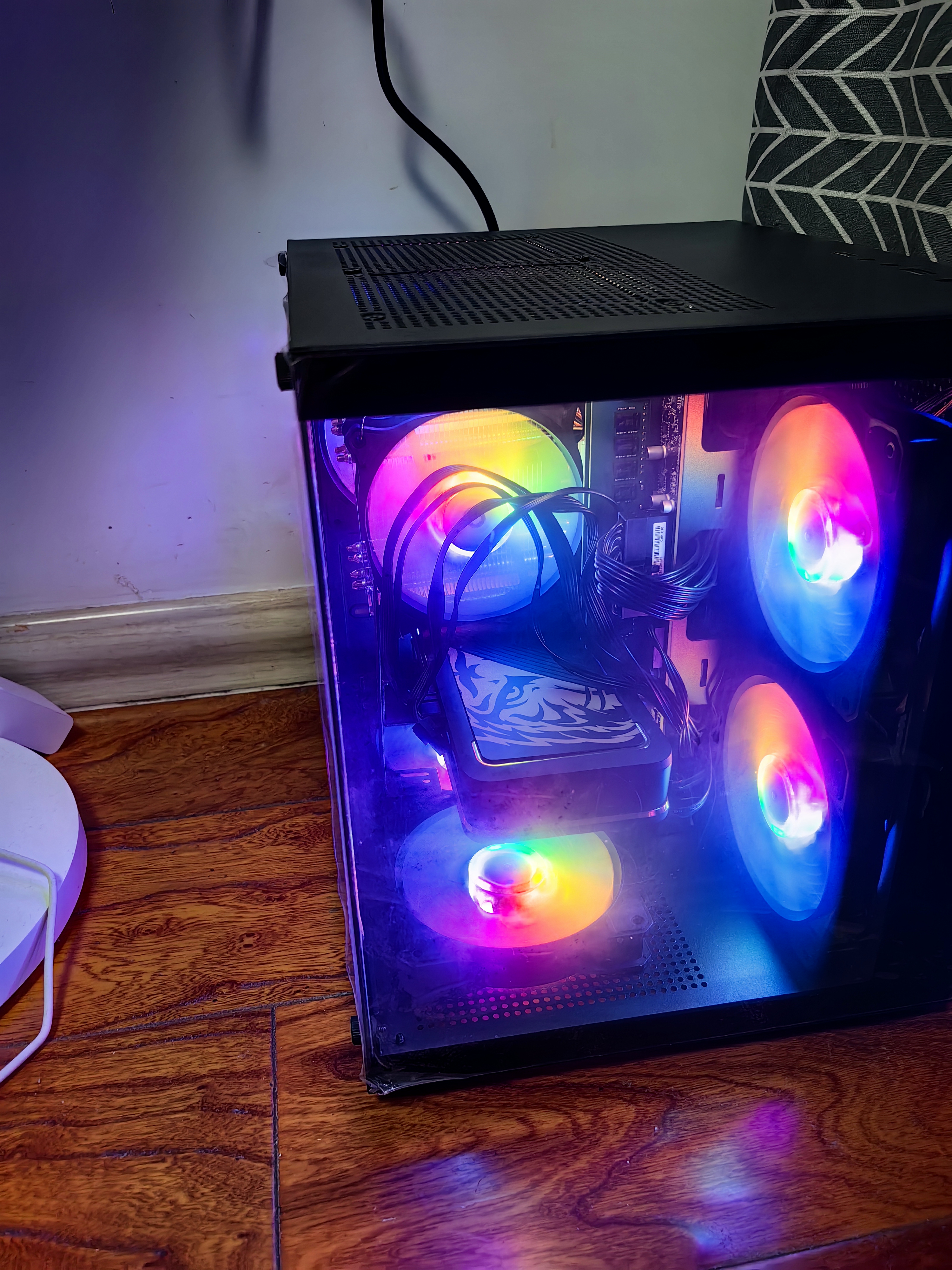 微星（MSI） i5 12400F/14400F/RTX3060/4060/5060Ti黑悟空三角洲游戏主机电脑台式机组装电脑主机DIY整机 配置九：i5 14400F丨1TB丨RTX4070 实拍图