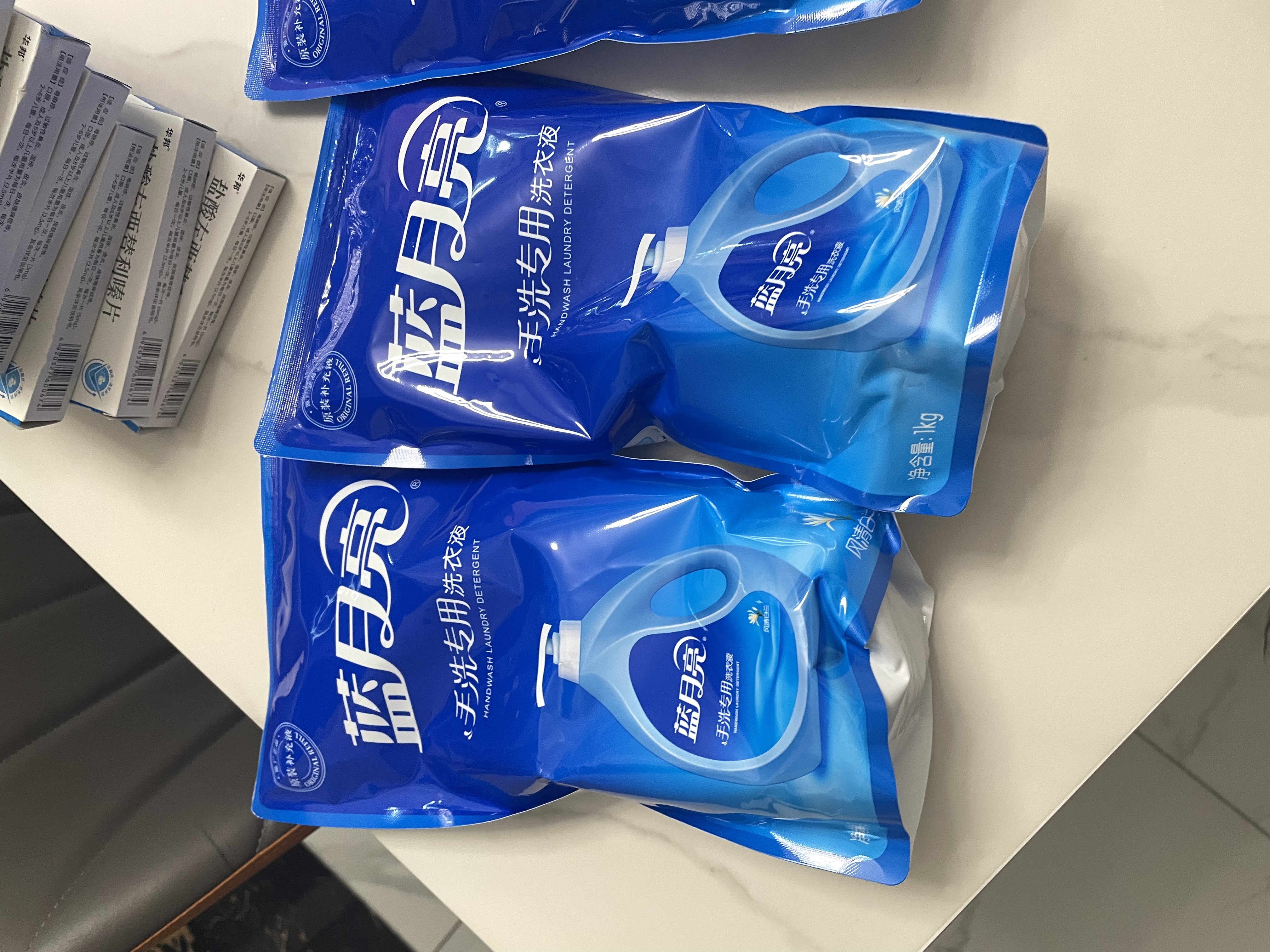 蓝月亮手洗洗衣液 风清白兰 1kg瓶*1+1kg*3+80g*2 内衣裤可用 温和易漂 实拍图