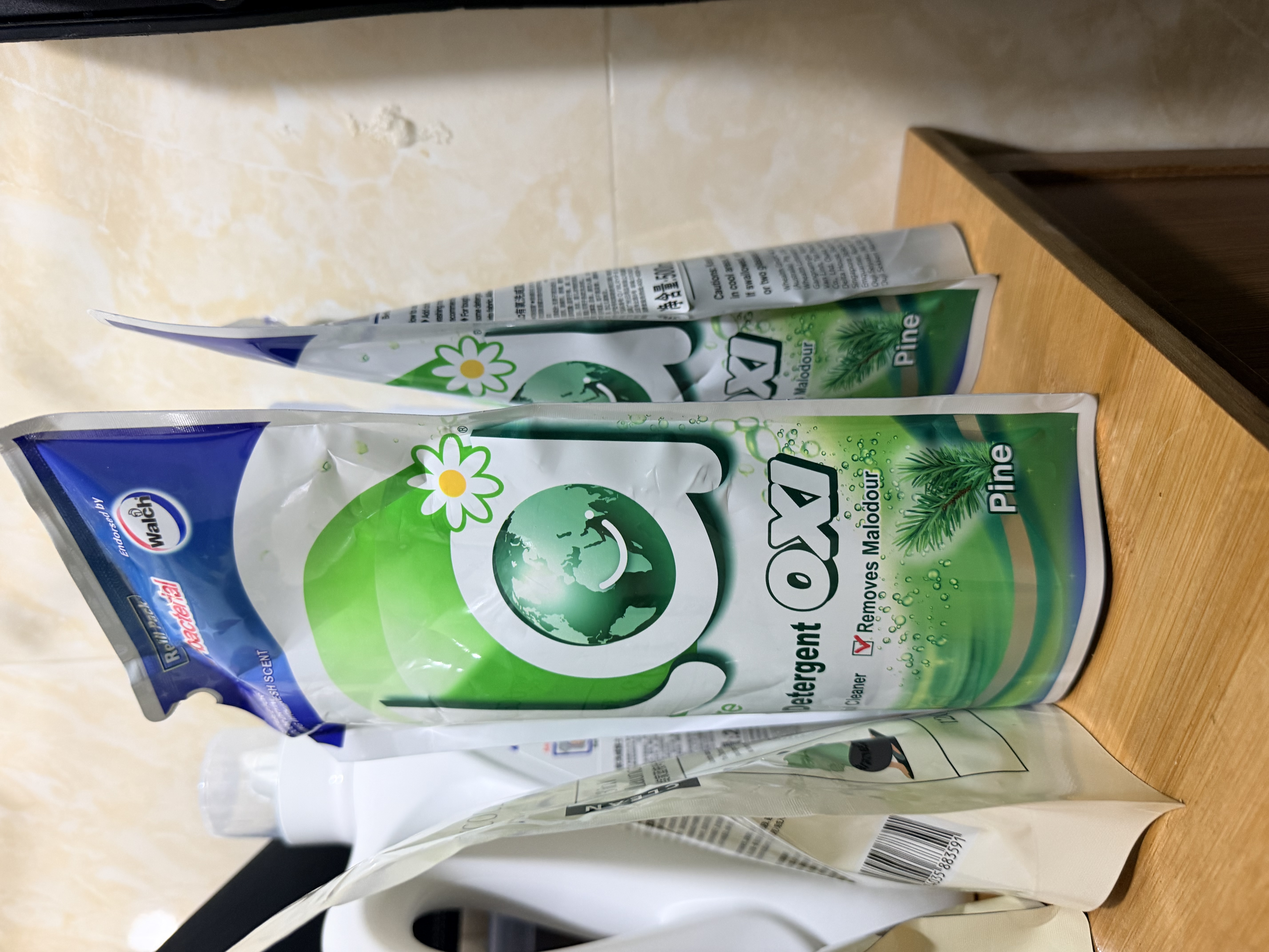 威露士la有氧洗衣液松木香组合装14.36斤(瓶2L+1L+袋1L*4+内衣净90ml*2) 实拍图