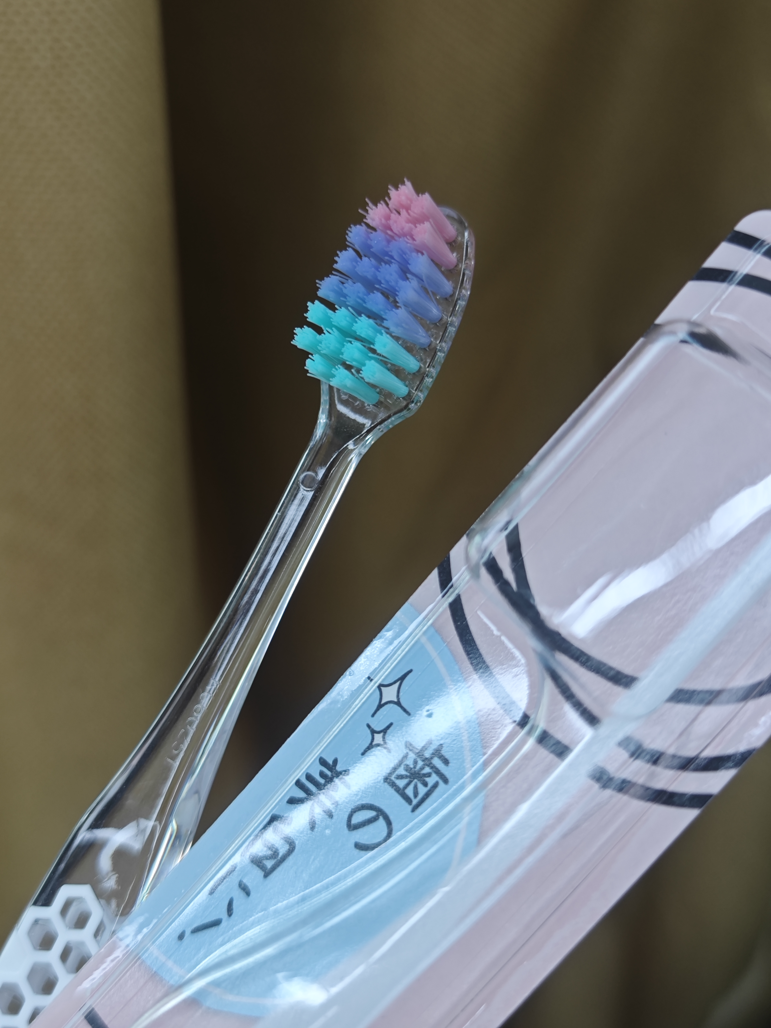 惠百施（EBISU）新品超软毛牙刷革新三角刷毛深洁齿缝弹力刷毛护龈1支颜色随机 实拍图