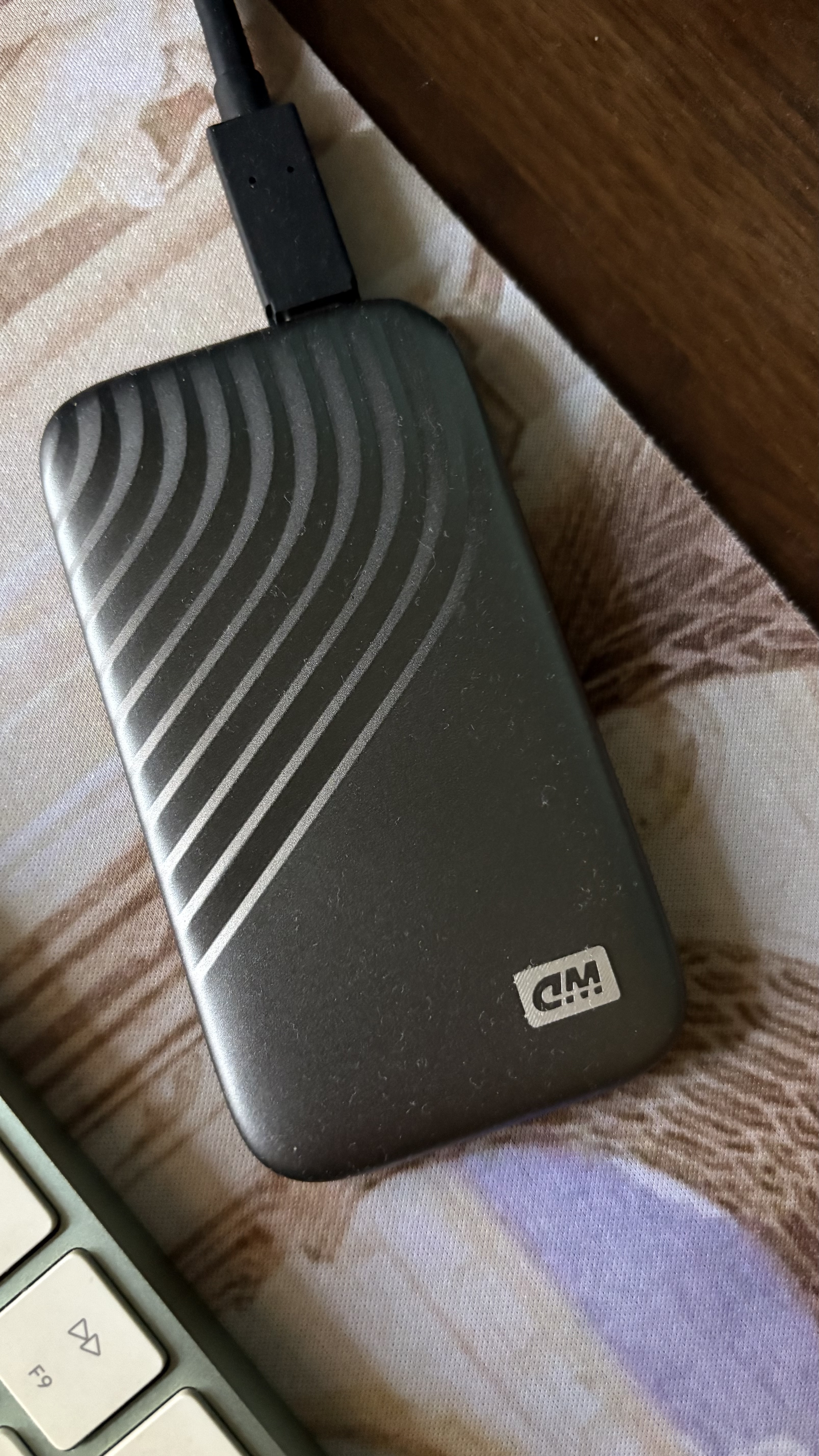 西部数据（WD）4TB NVMe 移动固态硬盘（PSSD）My Passport随行SSD type-c接口 1050MB/s 手机直连笔记本两用外接 实拍图