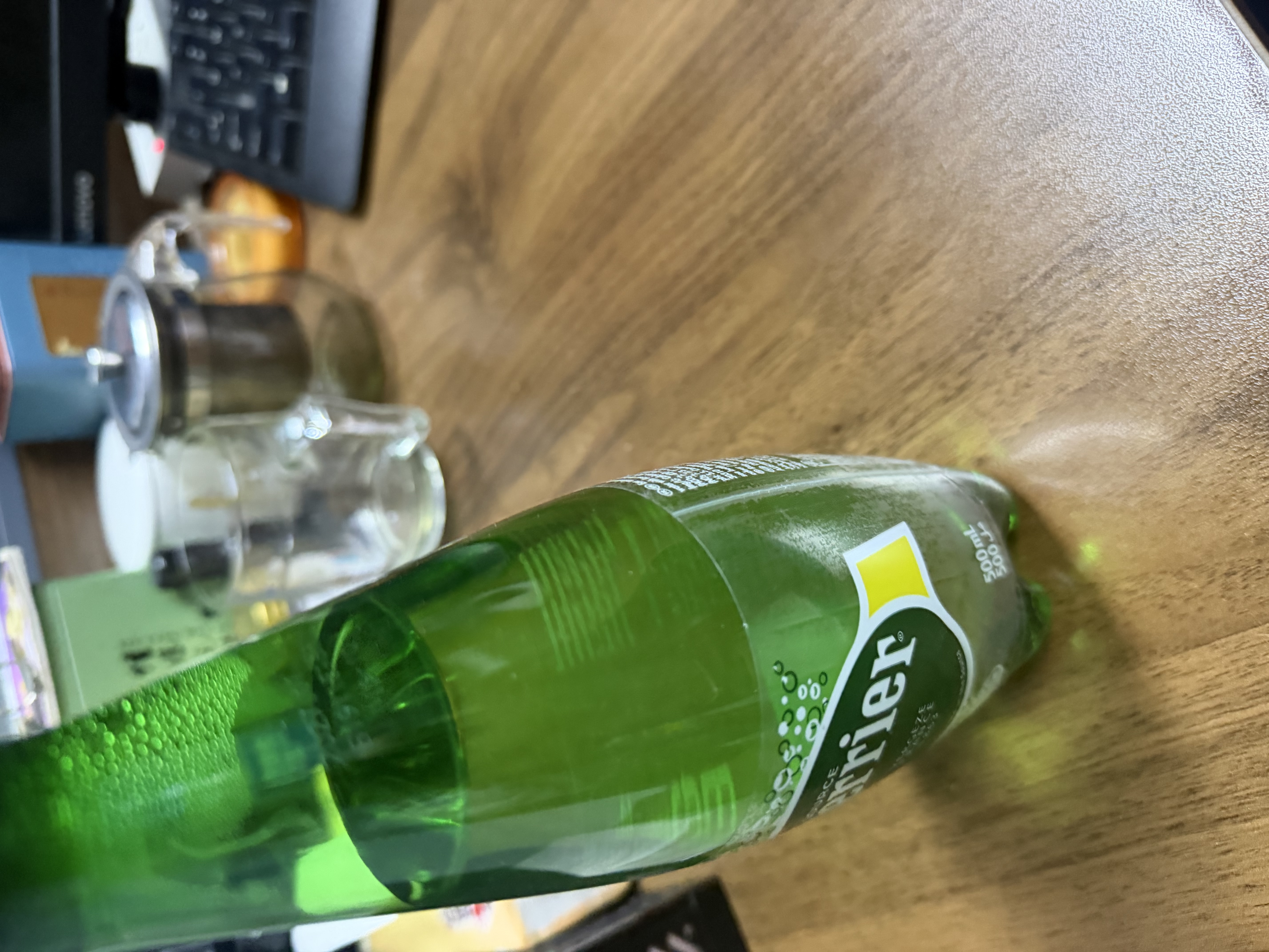Perrier巴黎水气泡水 原味330ml*24玻璃瓶 原装进口高端天然矿泉水饮用水 实拍图