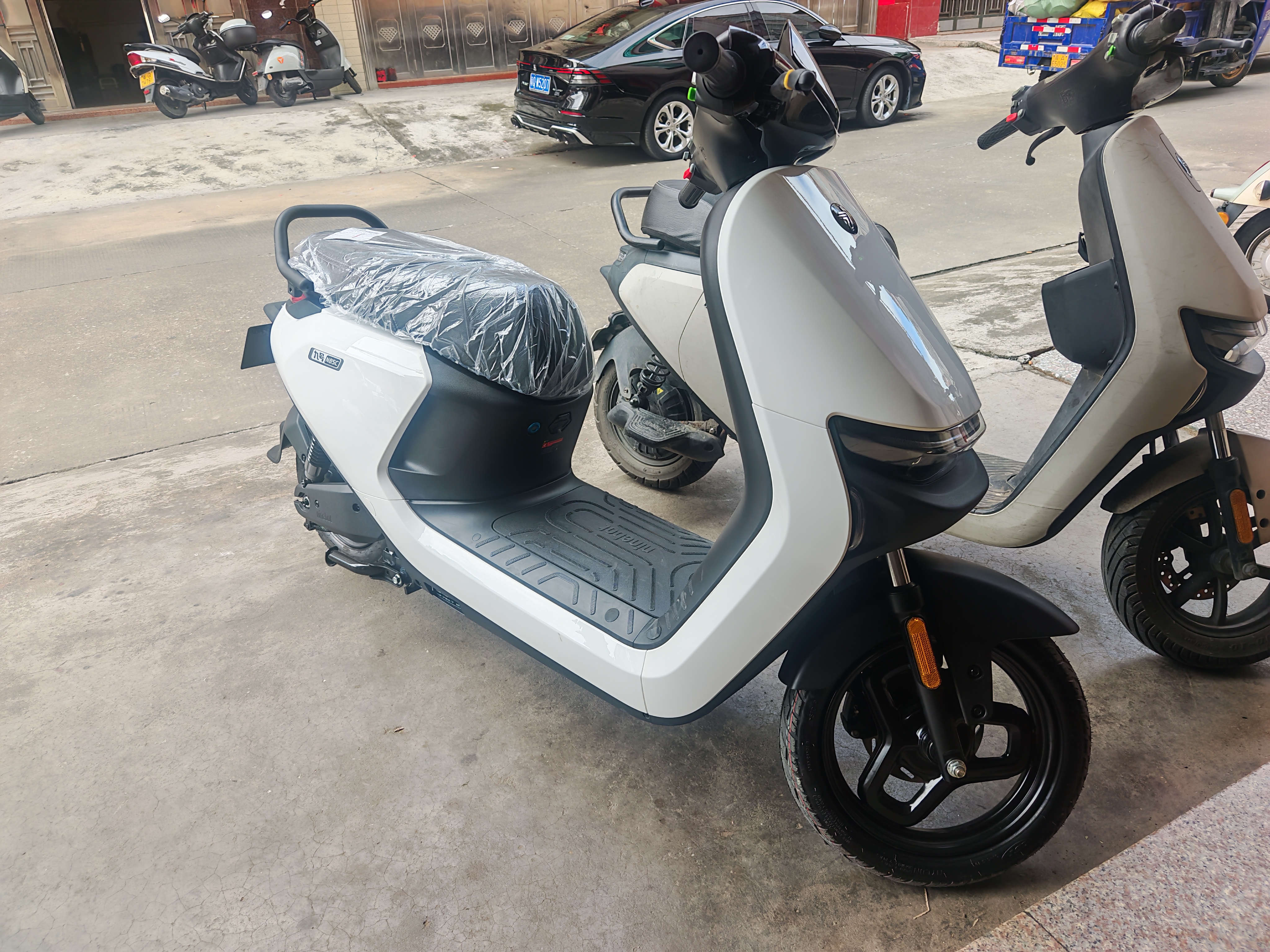 九号（Ninebot）N85C电动摩托车 9号电动电瓶车成人小型铅酸电摩-珍珠白 实拍图