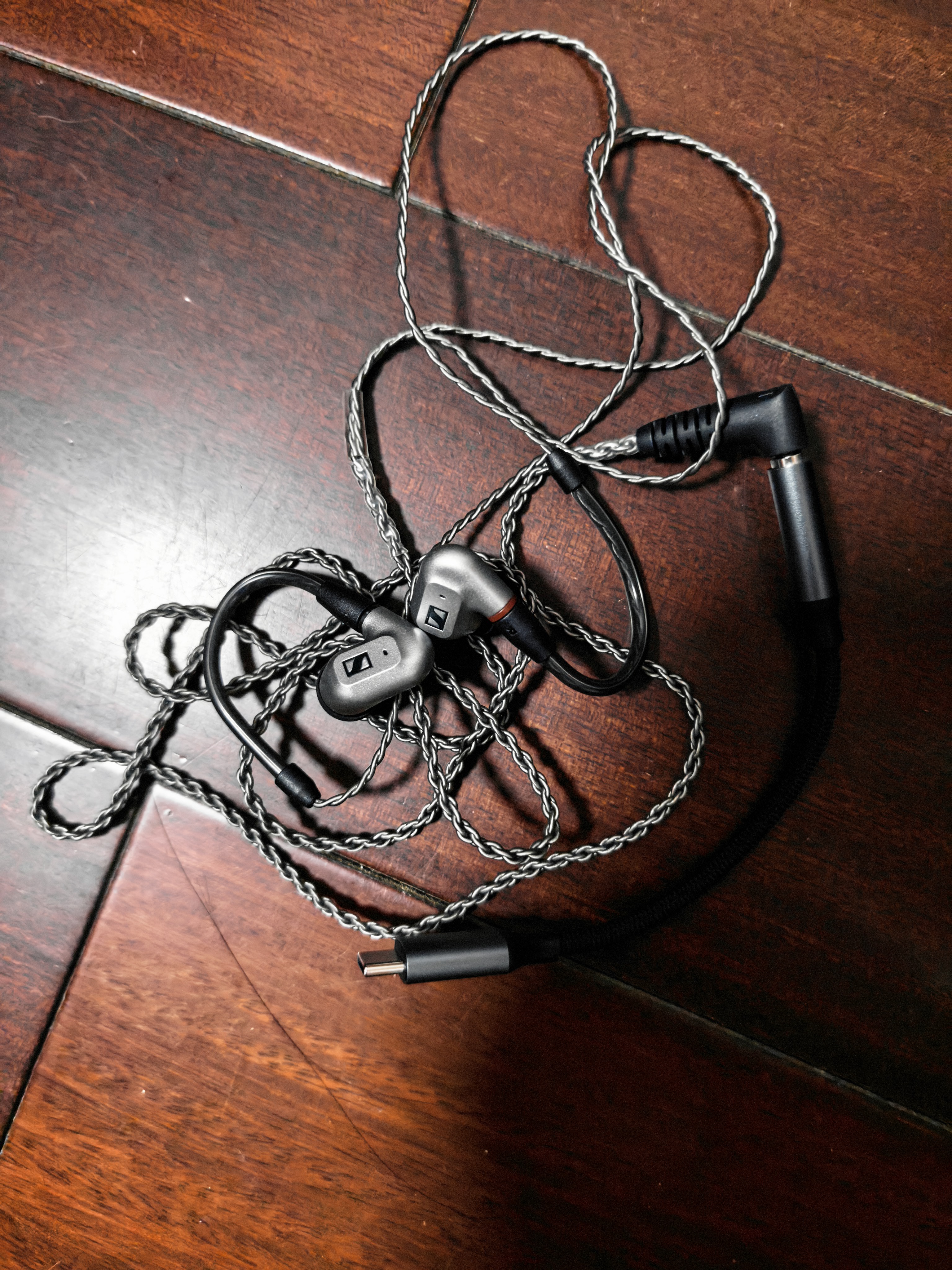 森海塞尔（Sennheiser）IE200 东方银韵版 有线耳机HIFI入耳式高保真音乐耳机 游戏耳机 银色 实拍图
