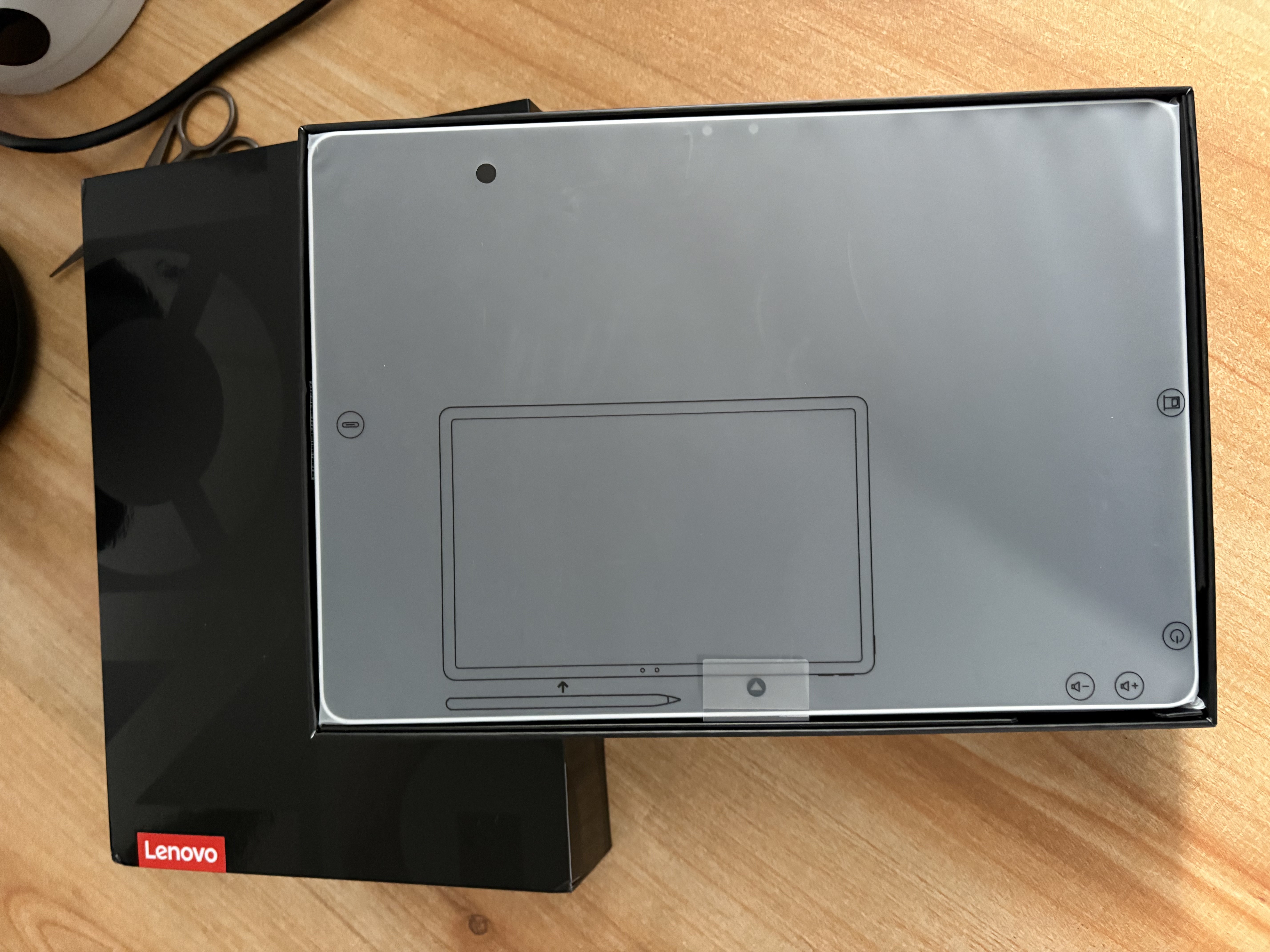 联想（Lenovo）拯救者Y900新款 13/11.1英寸AI Pad平板电脑4K 144Hz高刷屏 学习办公绘画平板 长续航便携大屏平板 天玑9500s 12G+256G 白丨11.1英寸 官方标配 实拍图
