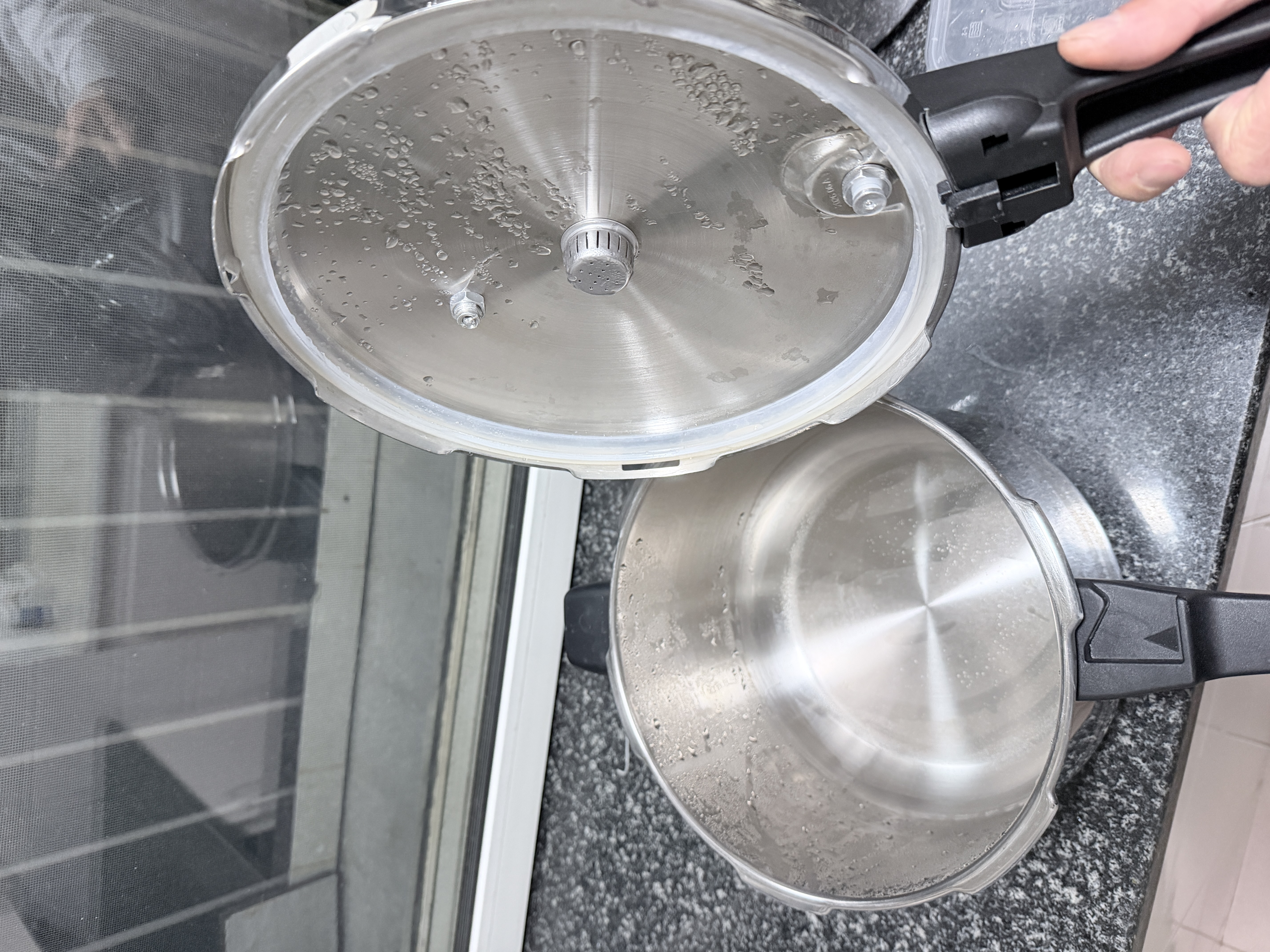 苏泊尔（SUPOR）304不锈钢7.0L压力锅24cm【3-5人可用】快煮防爆高压锅电磁炉通用 实拍图