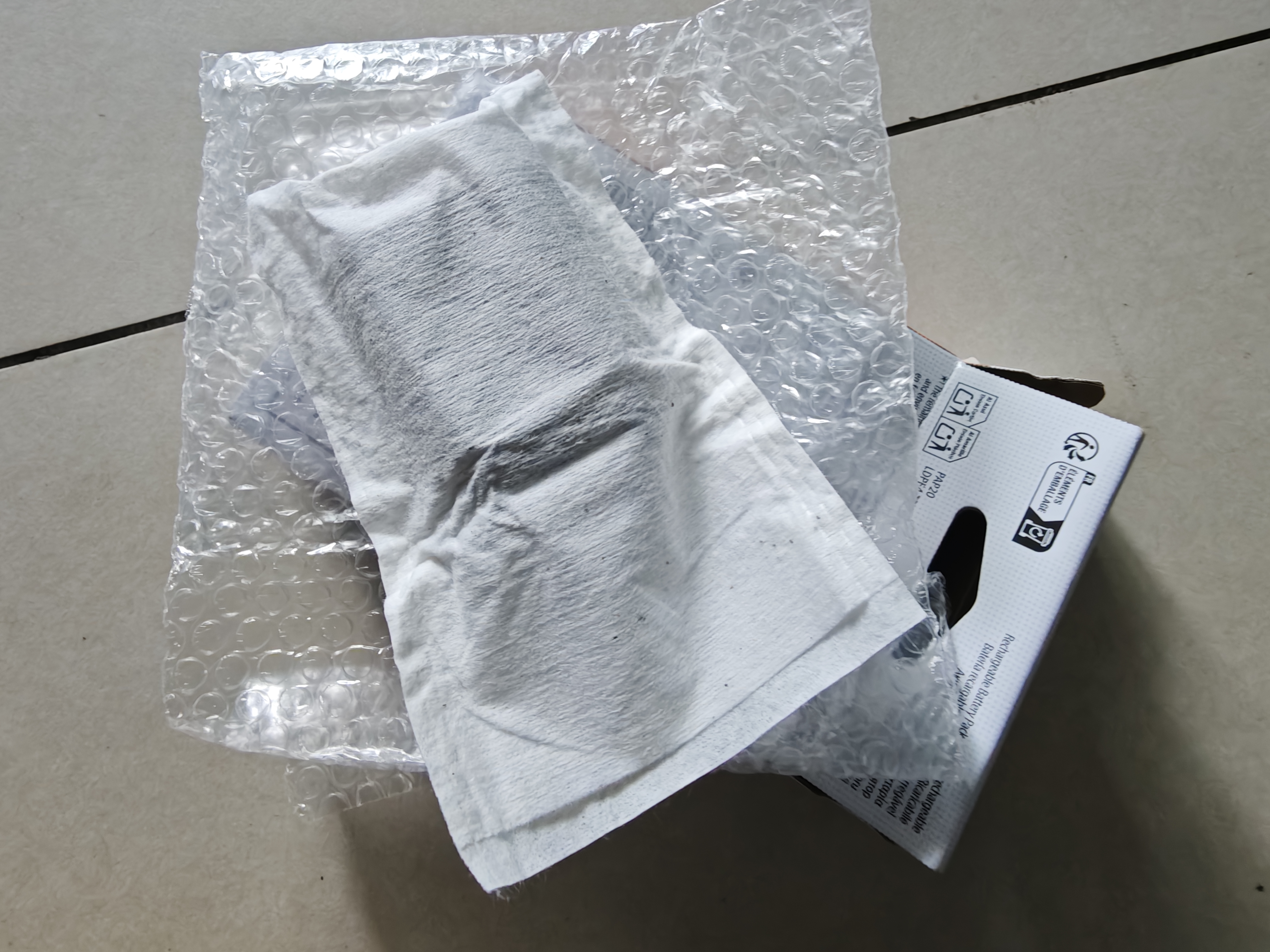 索尼（SONY）【3C认证标志】NP-FZ100 索尼微单相机  原厂原包装充电电池（适配A7RM5/7M4/7C2/6700/E10M2等) 实拍图