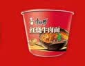 康师傅 方便面 经典红烧牛肉桶面110g*12 泡面整箱速食 方便食品 实拍图