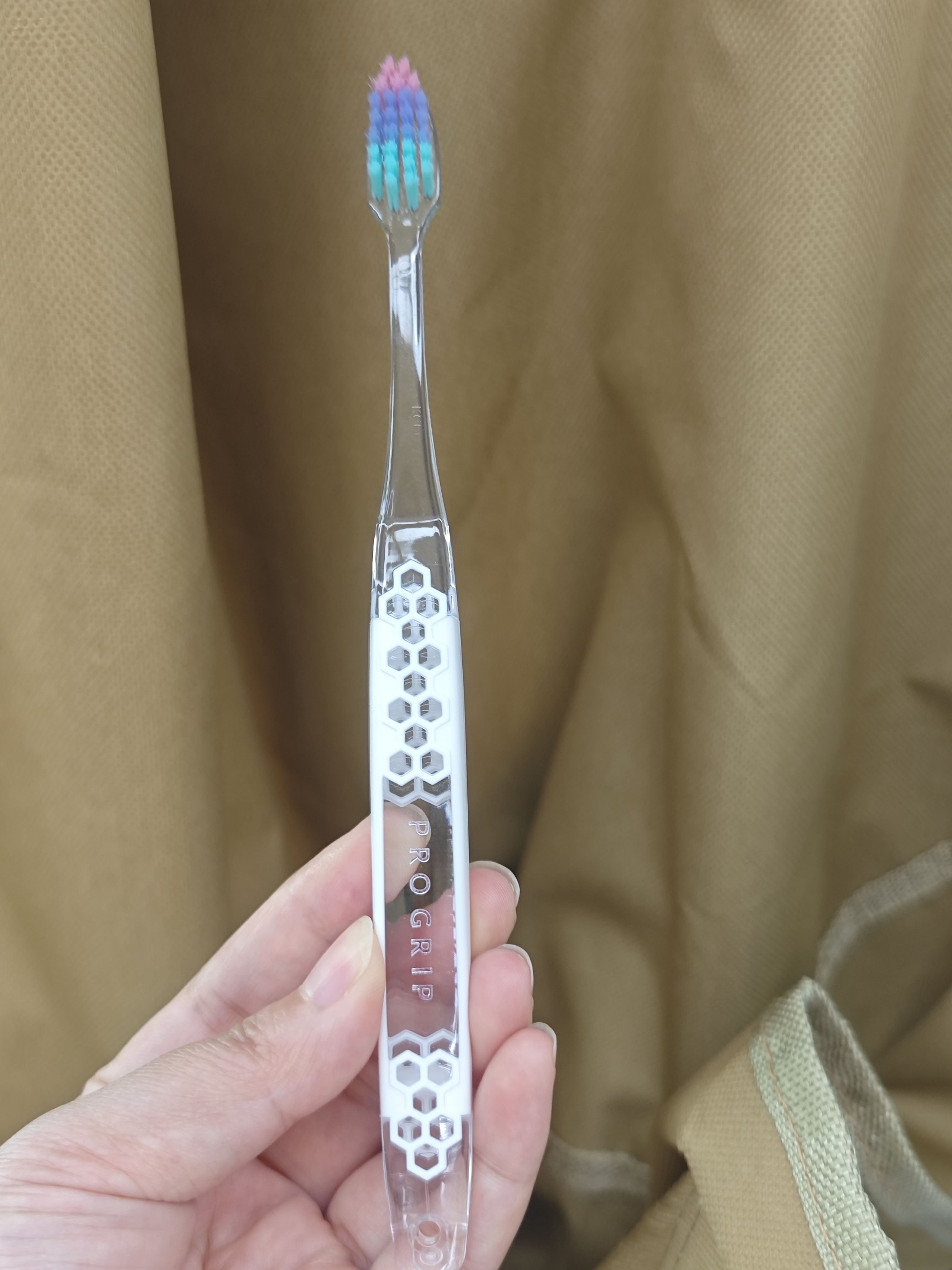 惠百施（EBISU）新品超软毛牙刷革新三角刷毛深洁齿缝弹力刷毛护龈1支颜色随机 实拍图