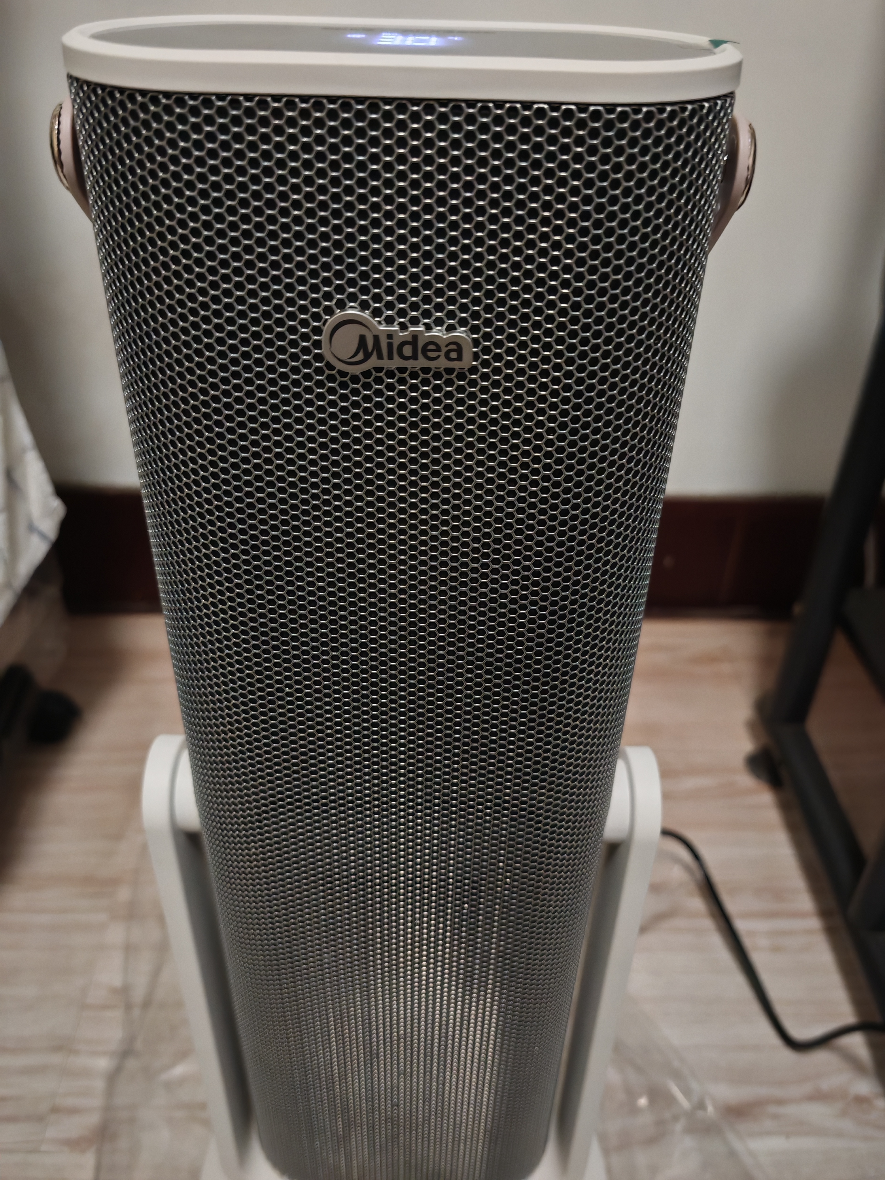 美的（Midea）【悬停定点送风】石墨烯智能语音暖风机取暖器 家用电暖气电暖器 负离子电暖风暖脚小太阳HFR20YLR 实拍图