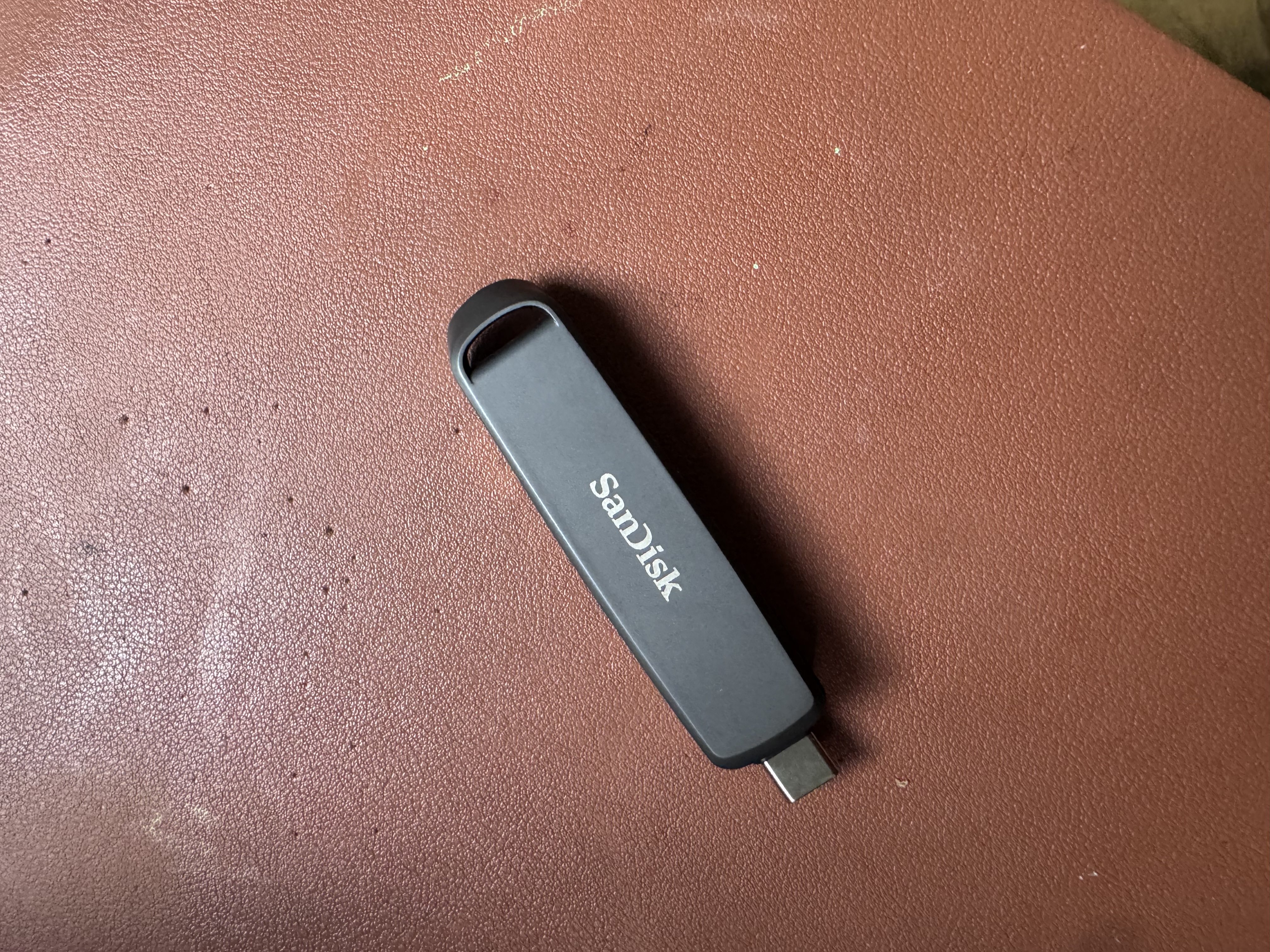 Sandisk闪迪256GB USB3.2 Type-C 双接口 DDE1高速固态U盘 读1000MB/s 写900MB/s 兼容手机电脑大容量金属优盘 实拍图