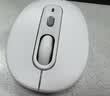 罗技（Logitech）M750M 通用版鼠标 无线鼠标 静音鼠标 对称鼠标 白色 带Logi Bolt USB接收器 实拍图