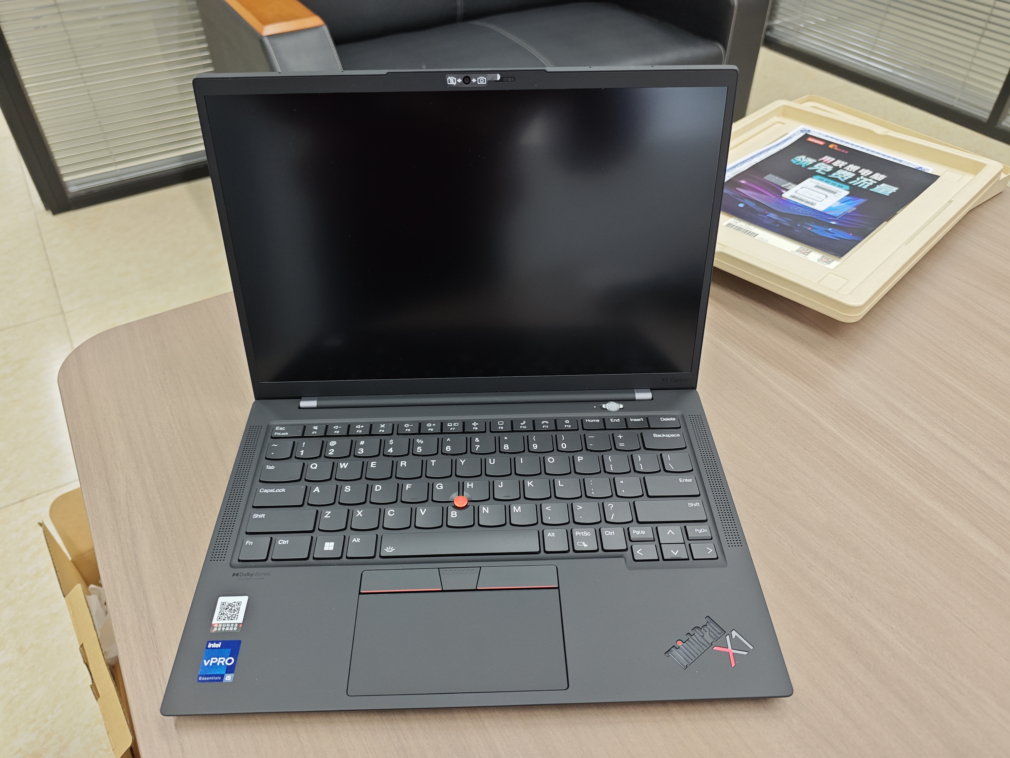 ThinkPad X1 Carbon 2022款 联想14英寸轻薄便携笔记本电脑 升级款：酷睿i5-1240P 16G 1TB 2.2K 4G互联 实拍图