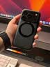 图拉斯支点壳O3Neo【18轻薄防摔丨点纹软边更防滑】 适用iphone18promax手机壳苹果18pro全包磁吸17磨砂 【黑灰色】18限定色 iPhone18ProMax丨兼容17ProMax 实拍图