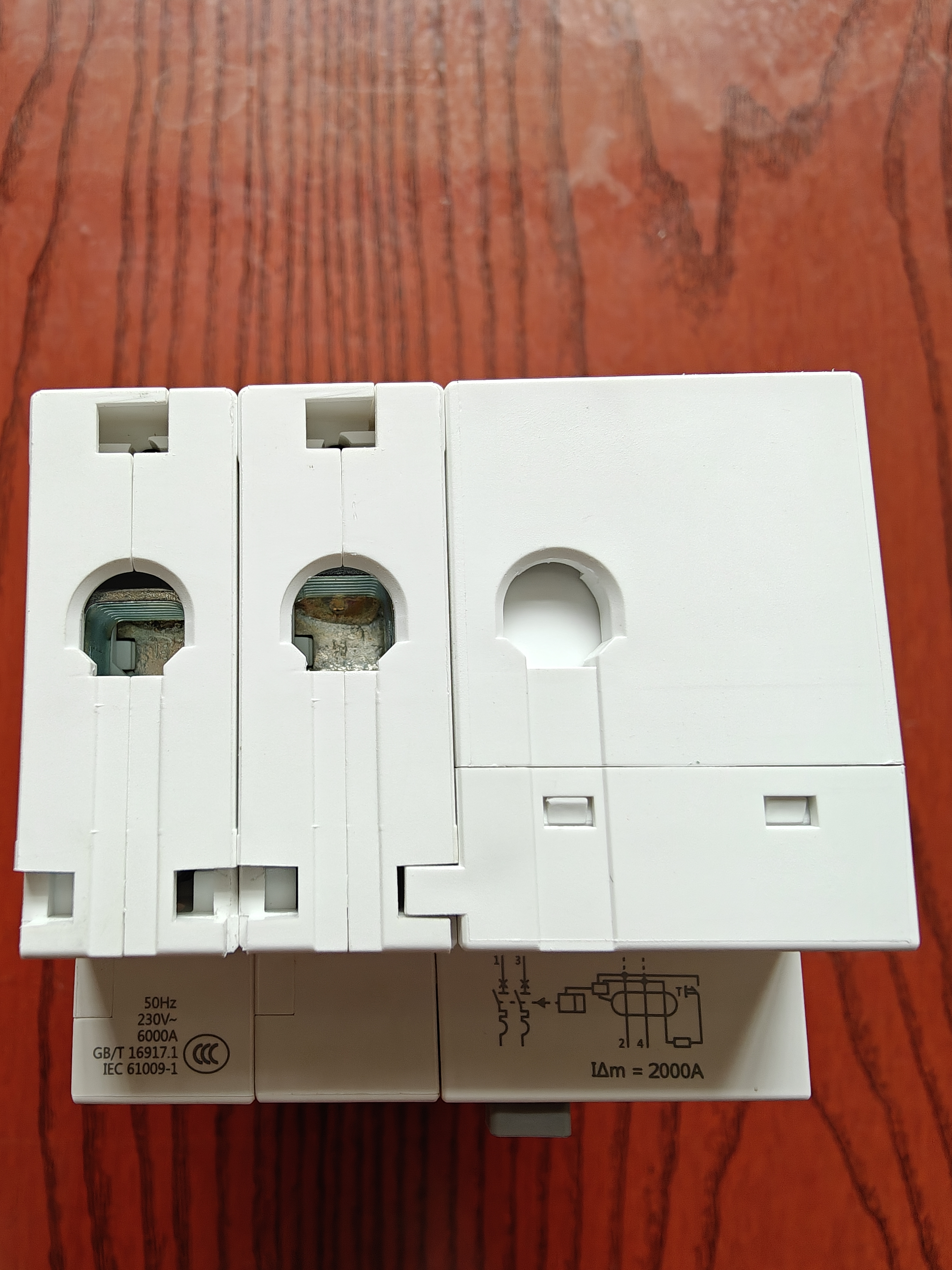 公牛（BULL）空气开关 2P漏电保护断路器 双进双出63A带漏保LBE3-63E/63A-2P 实拍图