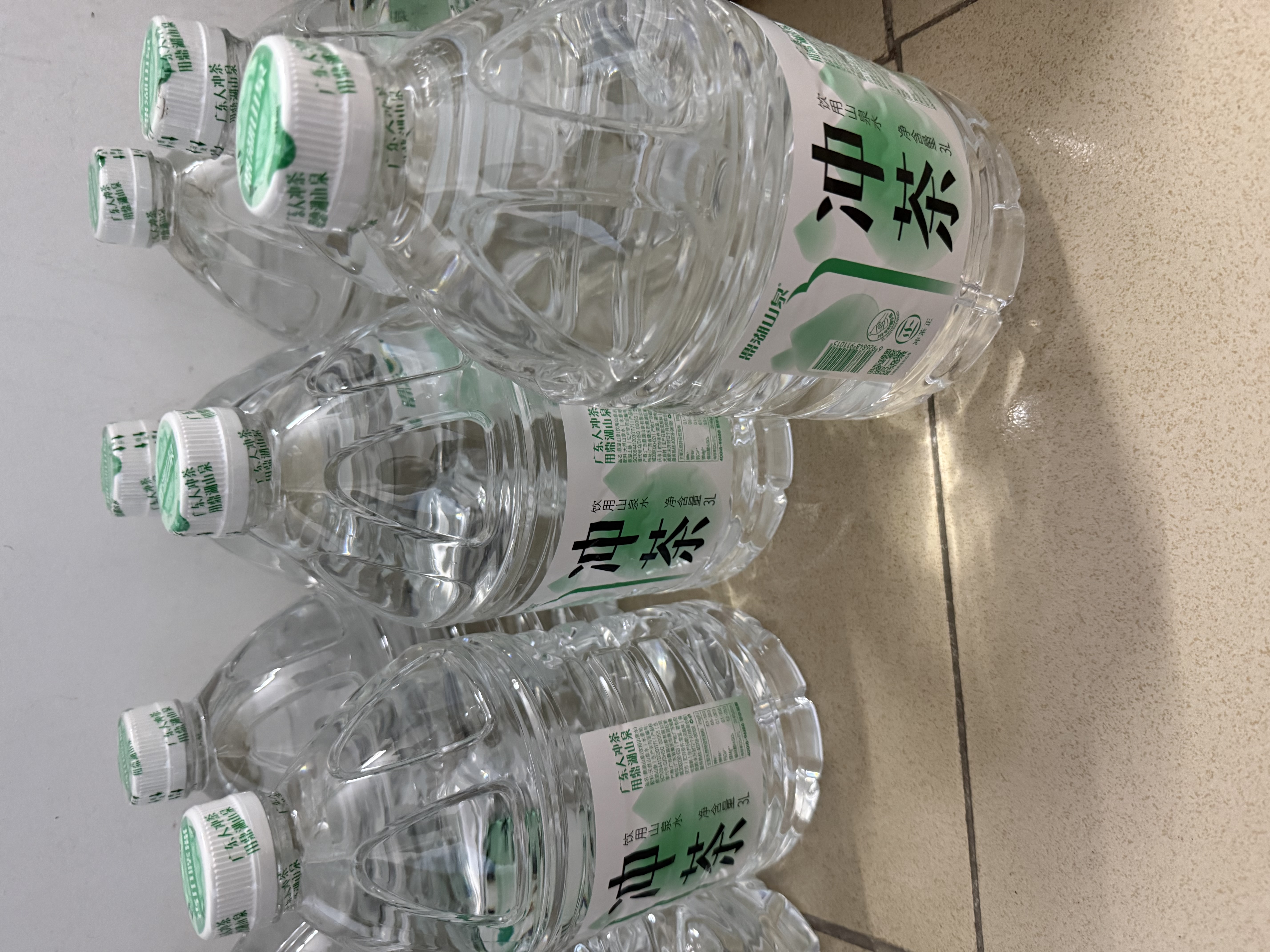 鼎湖山泉饮用天然水 冲茶专用山泉水3L×4桶 大桶装家用桶装水整箱 实拍图