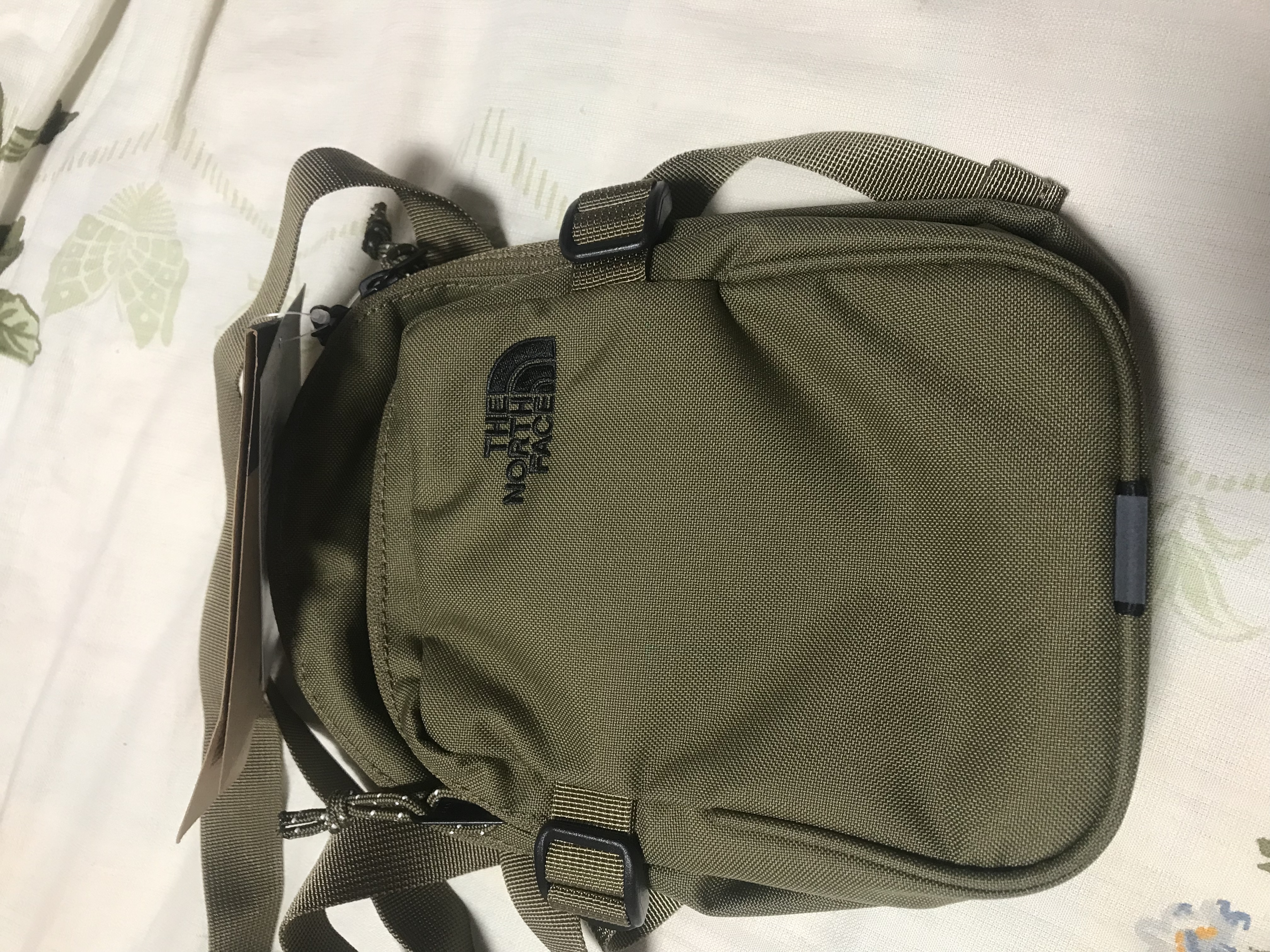 The North Face北面男女款Base Camp单肩包轻巧便携8C6F 黄绿色/2EK 实拍图