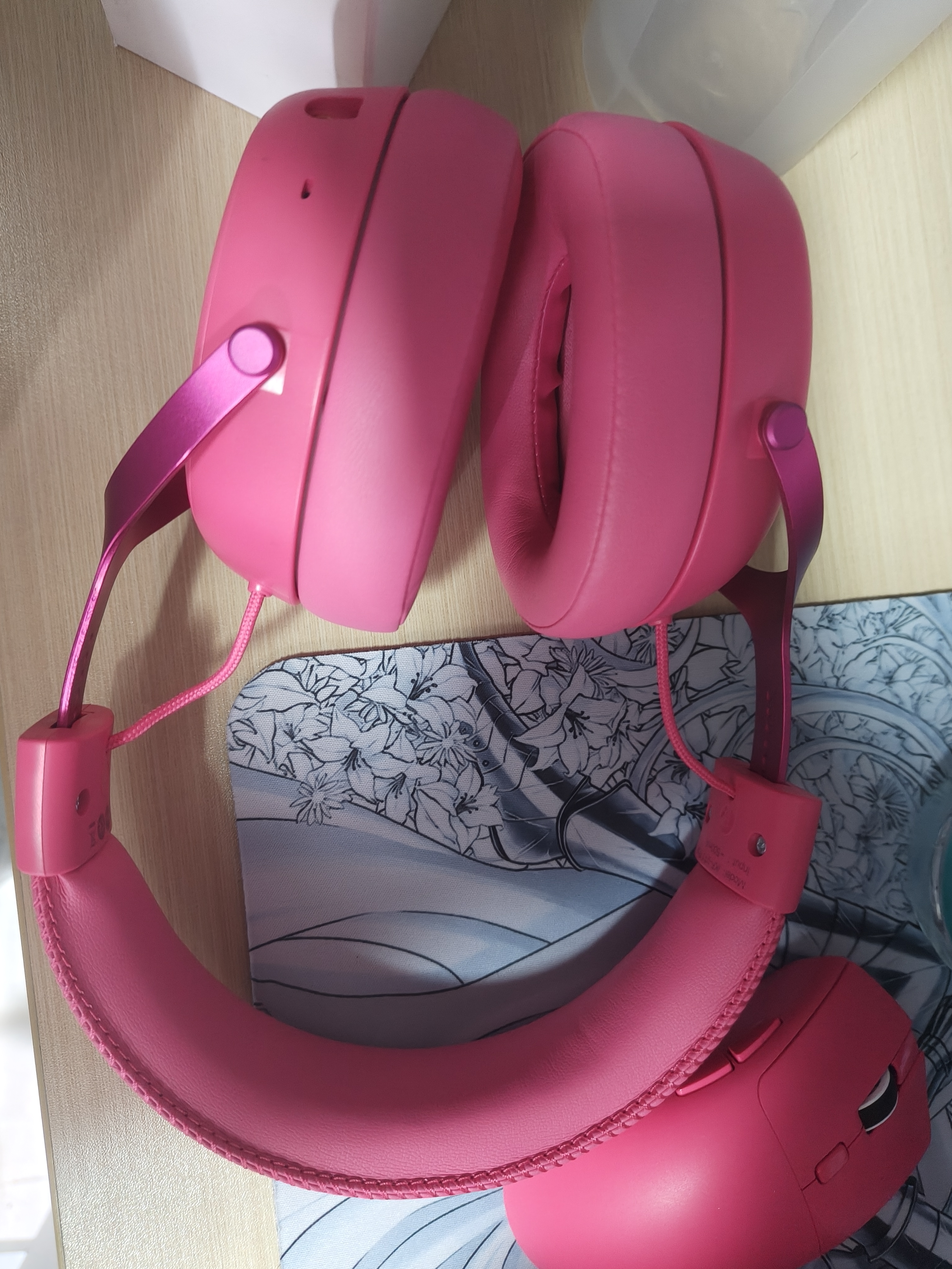 iKF V11 Pro2.0四模游戏耳机头戴式无线电竞7.1声道蓝牙屏显2.4G接收器FPS专用三角洲听声辨位 浆果色 实拍图